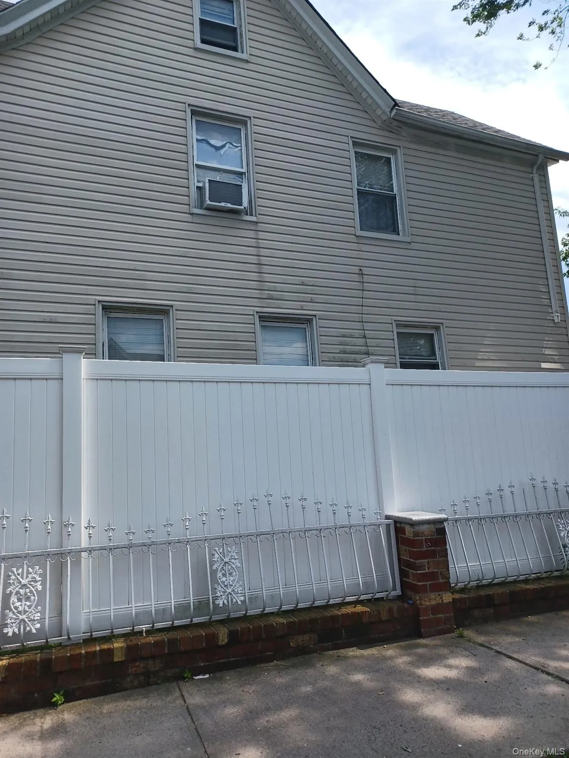 90-02 202nd Street, New York, NY, 3 Bedrooms Bedrooms, 10 Rooms Rooms,3 BathroomsBathrooms,Residential,For Rent,202nd,0,1027633 90-02 202nd Street, New York, NY, 3 Bedrooms Bedrooms, 10 Rooms Rooms,3 BathroomsBathrooms,Residential,For Rent,202nd,0,1027633