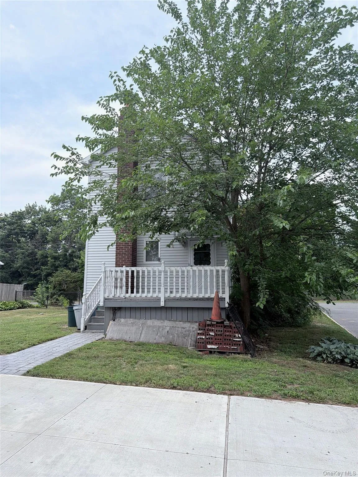 34 Parkside Drive, Oyster Bay, NY, 3 Bedrooms Bedrooms, 6 Rooms Rooms,2 BathroomsBathrooms,Residential Lease,For Rent,Parkside,0,1027638 34 Parkside Drive, Oyster Bay, NY, 3 Bedrooms Bedrooms, 6 Rooms Rooms,2 BathroomsBathrooms,Residential Lease,For Rent,Parkside,0,1027638
