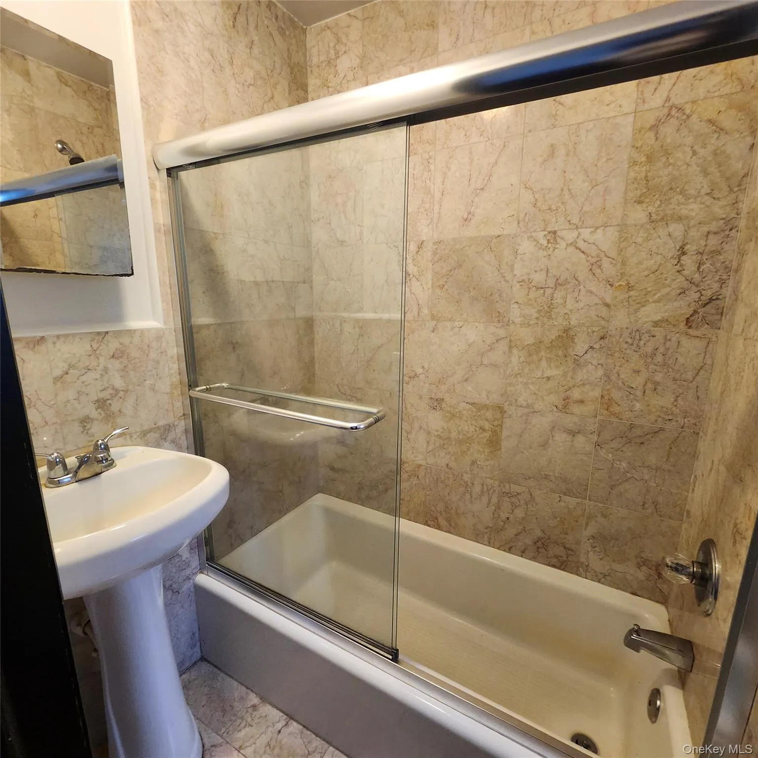 34 Parkside Drive, Oyster Bay, NY, 3 Bedrooms Bedrooms, 6 Rooms Rooms,2 BathroomsBathrooms,Residential Lease,For Rent,Parkside,0,1027638 34 Parkside Drive, Oyster Bay, NY, 3 Bedrooms Bedrooms, 6 Rooms Rooms,2 BathroomsBathrooms,Residential Lease,For Rent,Parkside,0,1027638