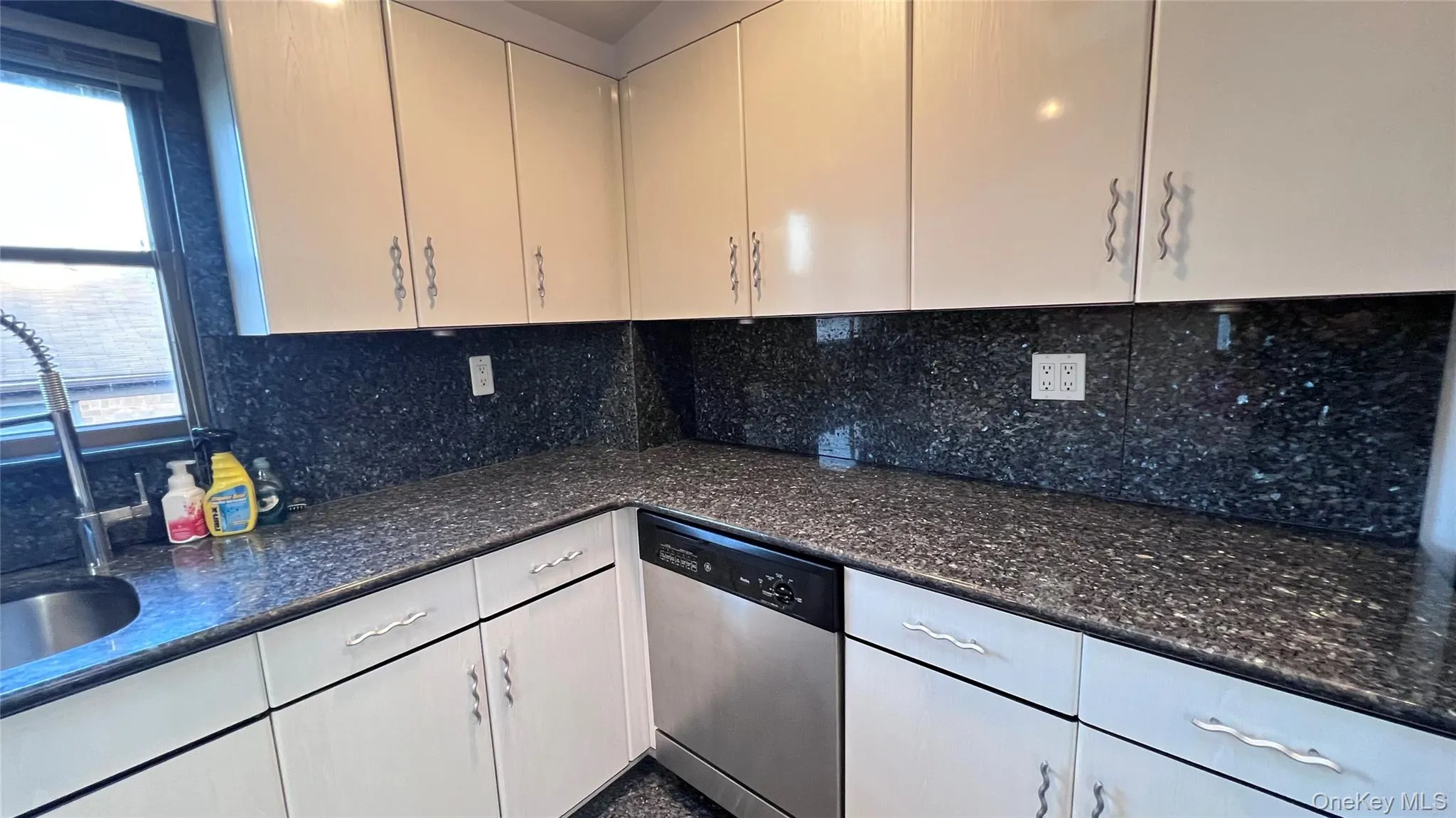 19-07 Clintonville Street, New York, NY, 3 Bedrooms Bedrooms, 7 Rooms Rooms,2 BathroomsBathrooms,Residential Lease,For Rent,Clintonville,0,1027640 19-07 Clintonville Street, New York, NY, 3 Bedrooms Bedrooms, 7 Rooms Rooms,2 BathroomsBathrooms,Residential Lease,For Rent,Clintonville,0,1027640