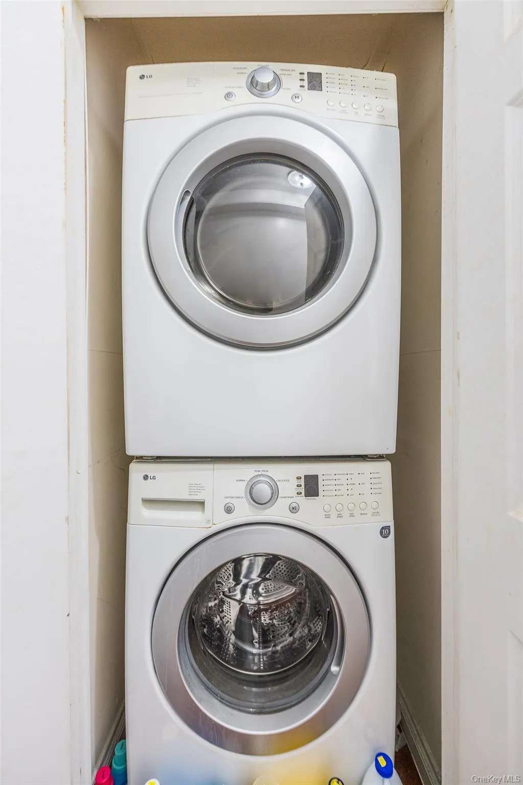 71-19 162 Street, New York, NY, 2 Bedrooms Bedrooms, 5 Rooms Rooms,2 BathroomsBathrooms,Residential,For Rent,162,0,1027656 71-19 162 Street, New York, NY, 2 Bedrooms Bedrooms, 5 Rooms Rooms,2 BathroomsBathrooms,Residential,For Rent,162,0,1027656