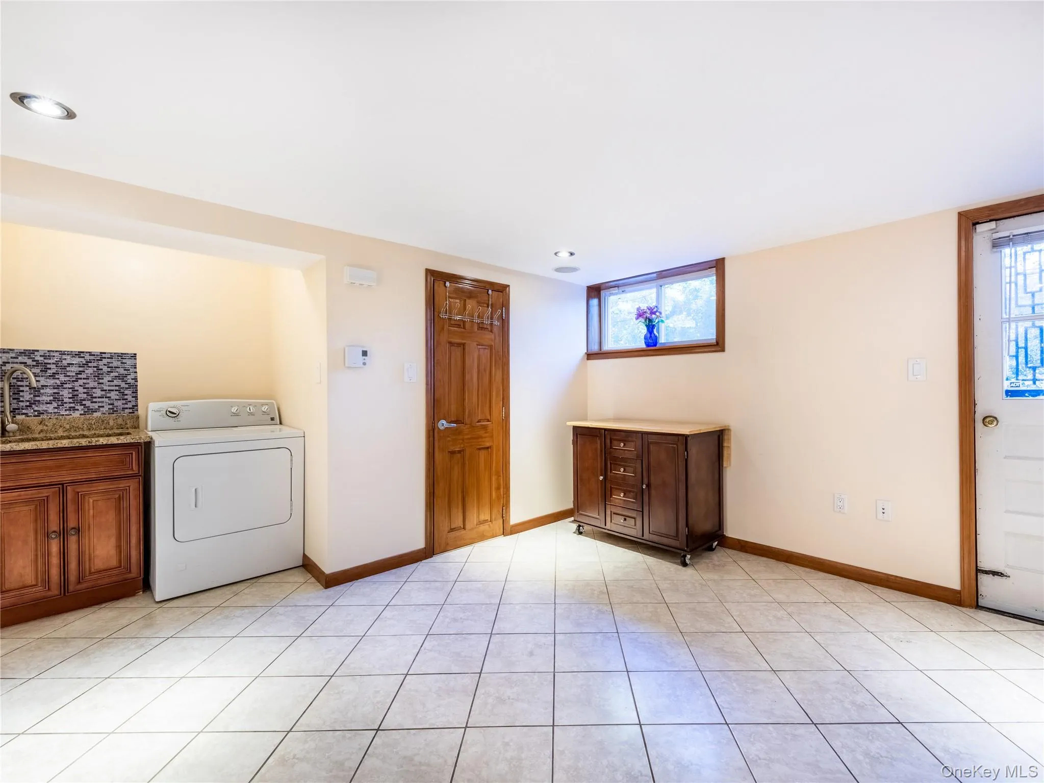 5107 64th Street, New York, NY, 3 Bedrooms Bedrooms, 5 Rooms Rooms,1 BathroomBathrooms,Residential,For Rent,64th,0,1027657 5107 64th Street, New York, NY, 3 Bedrooms Bedrooms, 5 Rooms Rooms,1 BathroomBathrooms,Residential,For Rent,64th,0,1027657
