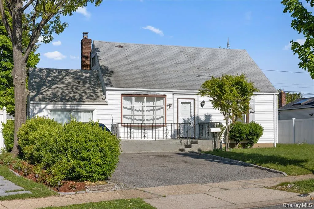 47 Cardinal Road, Hempstead, NY, 4 Bedrooms Bedrooms, 8 Rooms Rooms,3 BathroomsBathrooms,Residential,For Rent,Cardinal,0,1027658 47 Cardinal Road, Hempstead, NY, 4 Bedrooms Bedrooms, 8 Rooms Rooms,3 BathroomsBathrooms,Residential,For Rent,Cardinal,0,1027658