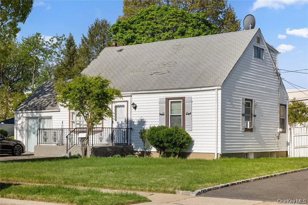 47 Cardinal Road, Hempstead, NY, 4 Bedrooms Bedrooms, 8 Rooms Rooms,3 BathroomsBathrooms,Residential,For Rent,Cardinal,0,1027658 47 Cardinal Road, Hempstead, NY, 4 Bedrooms Bedrooms, 8 Rooms Rooms,3 BathroomsBathrooms,Residential,For Rent,Cardinal,0,1027658