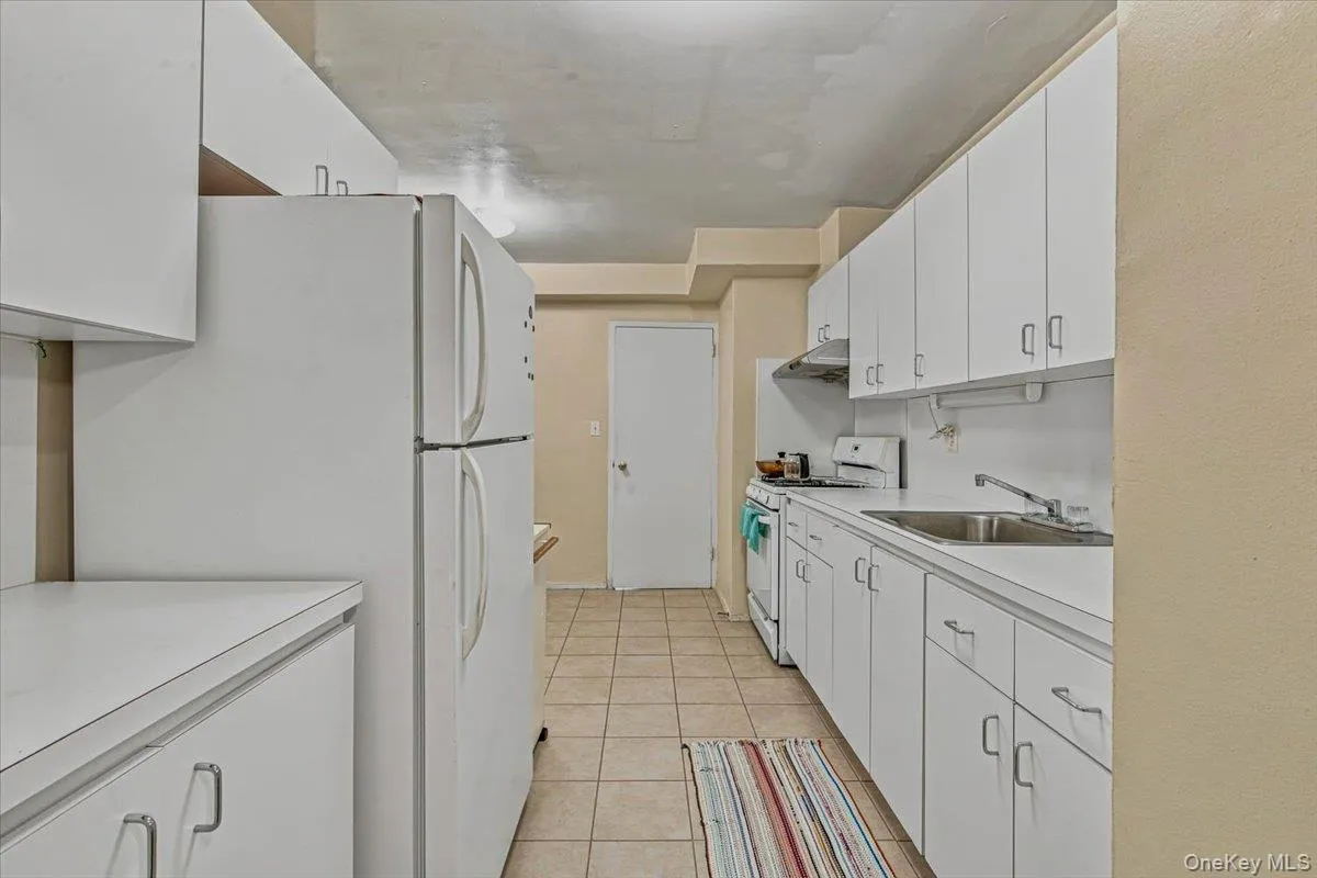 143-30 Roosevelt Avenue, New York, NY, 2 Bedrooms Bedrooms, 5 Rooms Rooms,1 BathroomBathrooms,Residential,For Rent,Roosevelt,0,1027665 143-30 Roosevelt Avenue, New York, NY, 2 Bedrooms Bedrooms, 5 Rooms Rooms,1 BathroomBathrooms,Residential,For Rent,Roosevelt,0,1027665