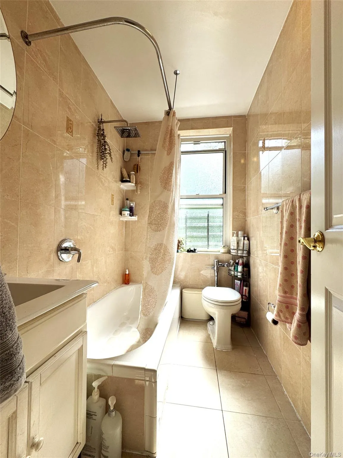 141-02 78th Road, New York, NY, 2 Bedrooms Bedrooms, 5 Rooms Rooms,1 BathroomBathrooms,Residential,For Rent,78th,0,1027666 141-02 78th Road, New York, NY, 2 Bedrooms Bedrooms, 5 Rooms Rooms,1 BathroomBathrooms,Residential,For Rent,78th,0,1027666