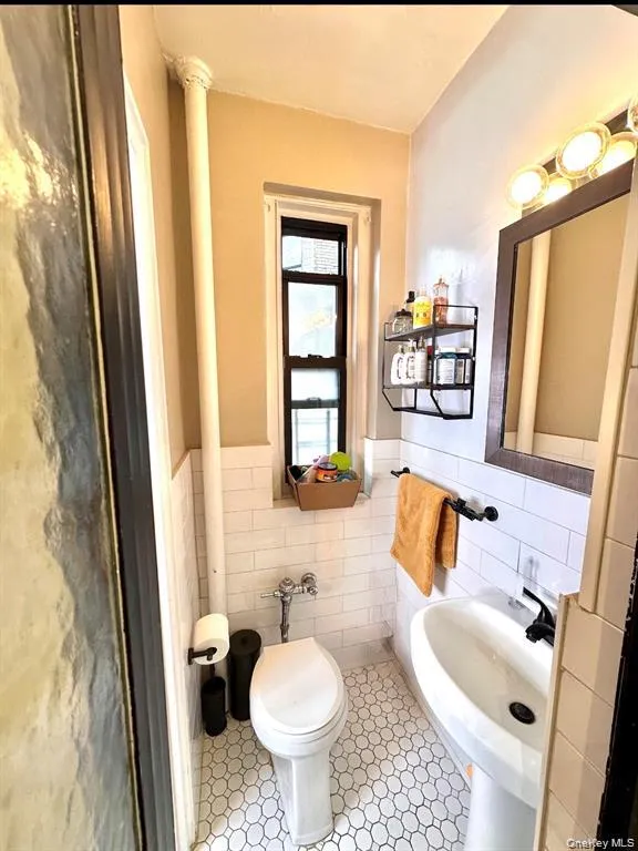 190 Mosholu Parkway, New York, NY, 3 Bedrooms Bedrooms, 5 Rooms Rooms,2 BathroomsBathrooms,Residential,For Rent,Mosholu,0,1027673 190 Mosholu Parkway, New York, NY, 3 Bedrooms Bedrooms, 5 Rooms Rooms,2 BathroomsBathrooms,Residential,For Rent,Mosholu,0,1027673