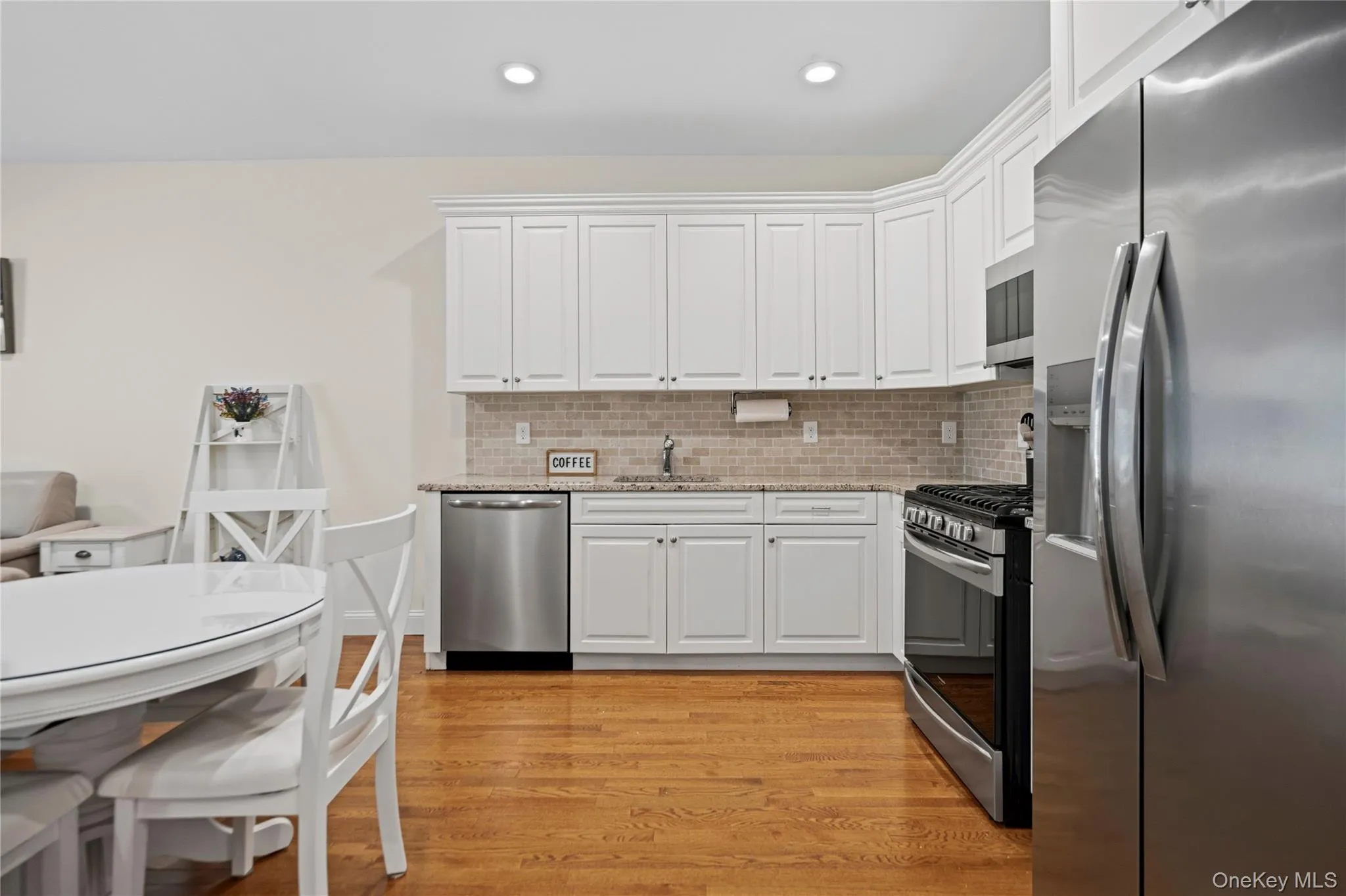 37 Halley Drive, Brookhaven, NY, 2 Bedrooms Bedrooms, 6 Rooms Rooms,2 BathroomsBathrooms,Residential,For Rent,Halley,0,1027676 37 Halley Drive, Brookhaven, NY, 2 Bedrooms Bedrooms, 6 Rooms Rooms,2 BathroomsBathrooms,Residential,For Rent,Halley,0,1027676