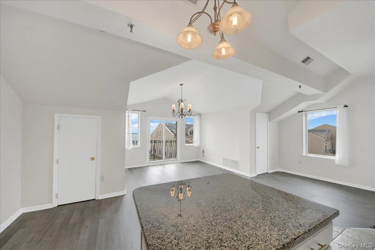 1424 Outlook Avenue, New York, NY, 2 Bedrooms Bedrooms, 5 Rooms Rooms,1 BathroomBathrooms,Residential Lease,For Rent,Outlook,0,1027681 1424 Outlook Avenue, New York, NY, 2 Bedrooms Bedrooms, 5 Rooms Rooms,1 BathroomBathrooms,Residential Lease,For Rent,Outlook,0,1027681