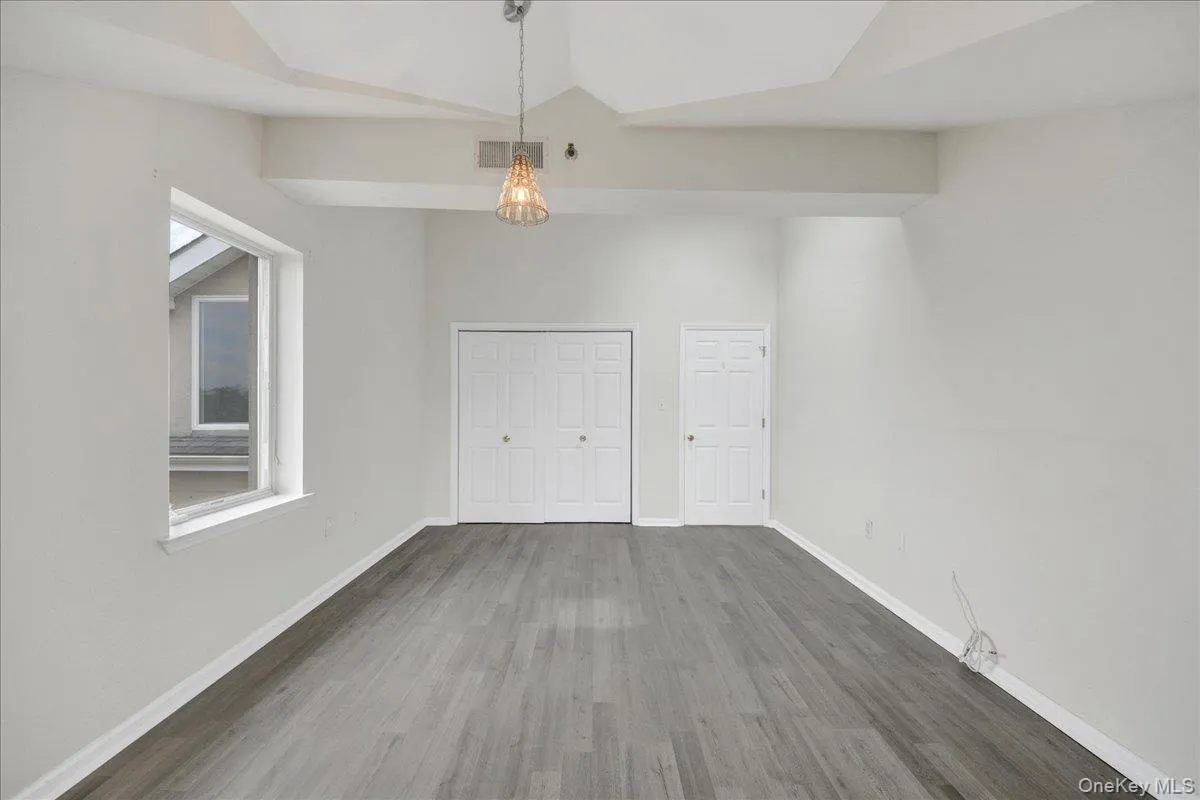 1424 Outlook Avenue, New York, NY, 2 Bedrooms Bedrooms, 5 Rooms Rooms,1 BathroomBathrooms,Residential Lease,For Rent,Outlook,0,1027681 1424 Outlook Avenue, New York, NY, 2 Bedrooms Bedrooms, 5 Rooms Rooms,1 BathroomBathrooms,Residential Lease,For Rent,Outlook,0,1027681