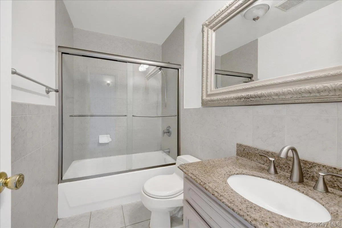 1424 Outlook Avenue, New York, NY, 2 Bedrooms Bedrooms, 5 Rooms Rooms,1 BathroomBathrooms,Residential Lease,For Rent,Outlook,0,1027681 1424 Outlook Avenue, New York, NY, 2 Bedrooms Bedrooms, 5 Rooms Rooms,1 BathroomBathrooms,Residential Lease,For Rent,Outlook,0,1027681