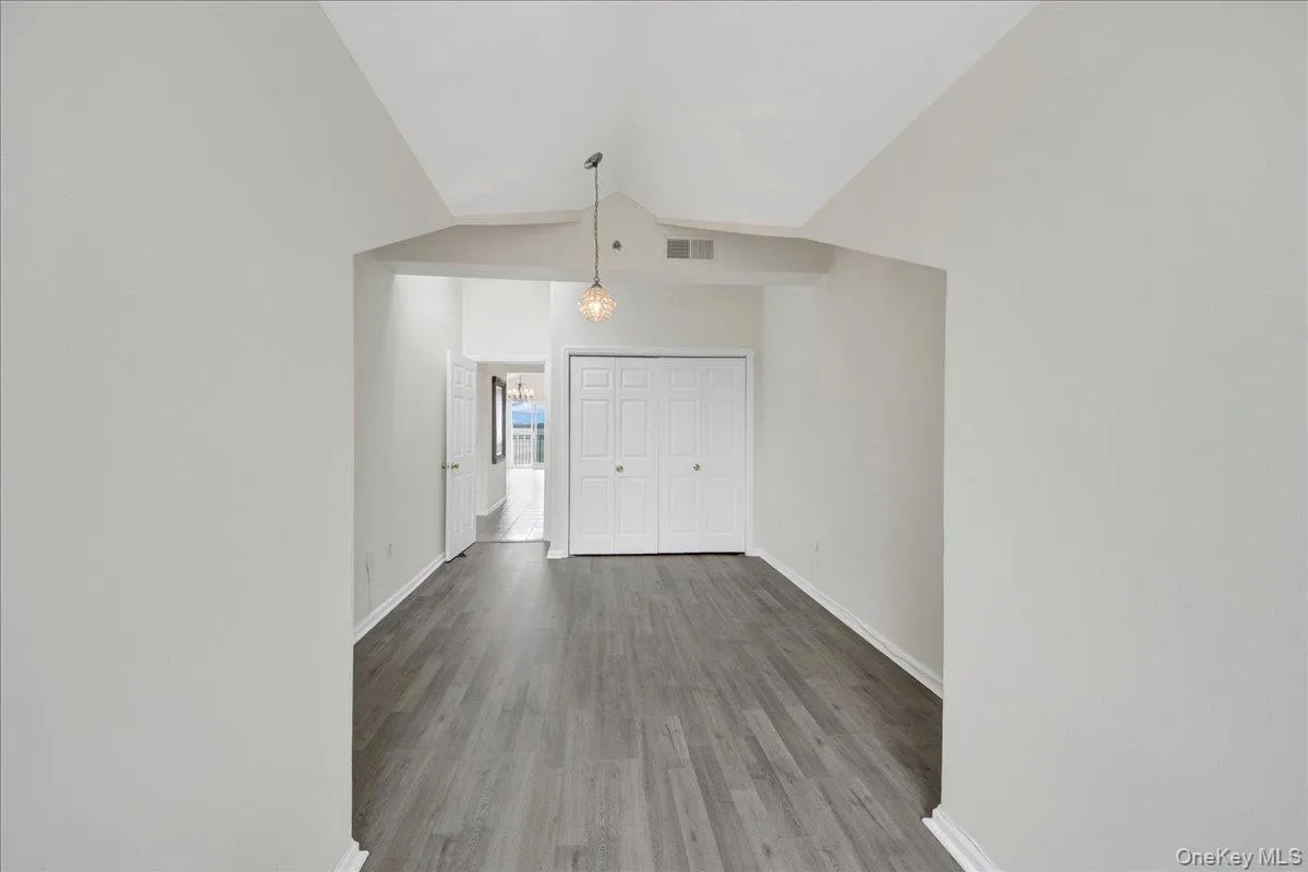 1424 Outlook Avenue, New York, NY, 2 Bedrooms Bedrooms, 5 Rooms Rooms,1 BathroomBathrooms,Residential Lease,For Rent,Outlook,0,1027681 1424 Outlook Avenue, New York, NY, 2 Bedrooms Bedrooms, 5 Rooms Rooms,1 BathroomBathrooms,Residential Lease,For Rent,Outlook,0,1027681