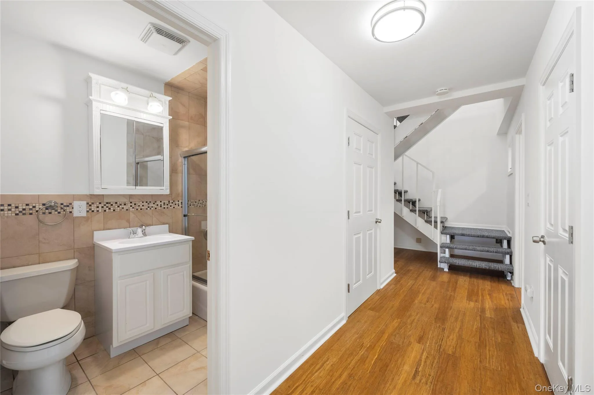 101 Gedney Street, Orangetown, NY, 2 Bedrooms Bedrooms, 4 Rooms Rooms,2 BathroomsBathrooms,Residential Lease,For Rent,Gedney,0,1027683 101 Gedney Street, Orangetown, NY, 2 Bedrooms Bedrooms, 4 Rooms Rooms,2 BathroomsBathrooms,Residential Lease,For Rent,Gedney,0,1027683