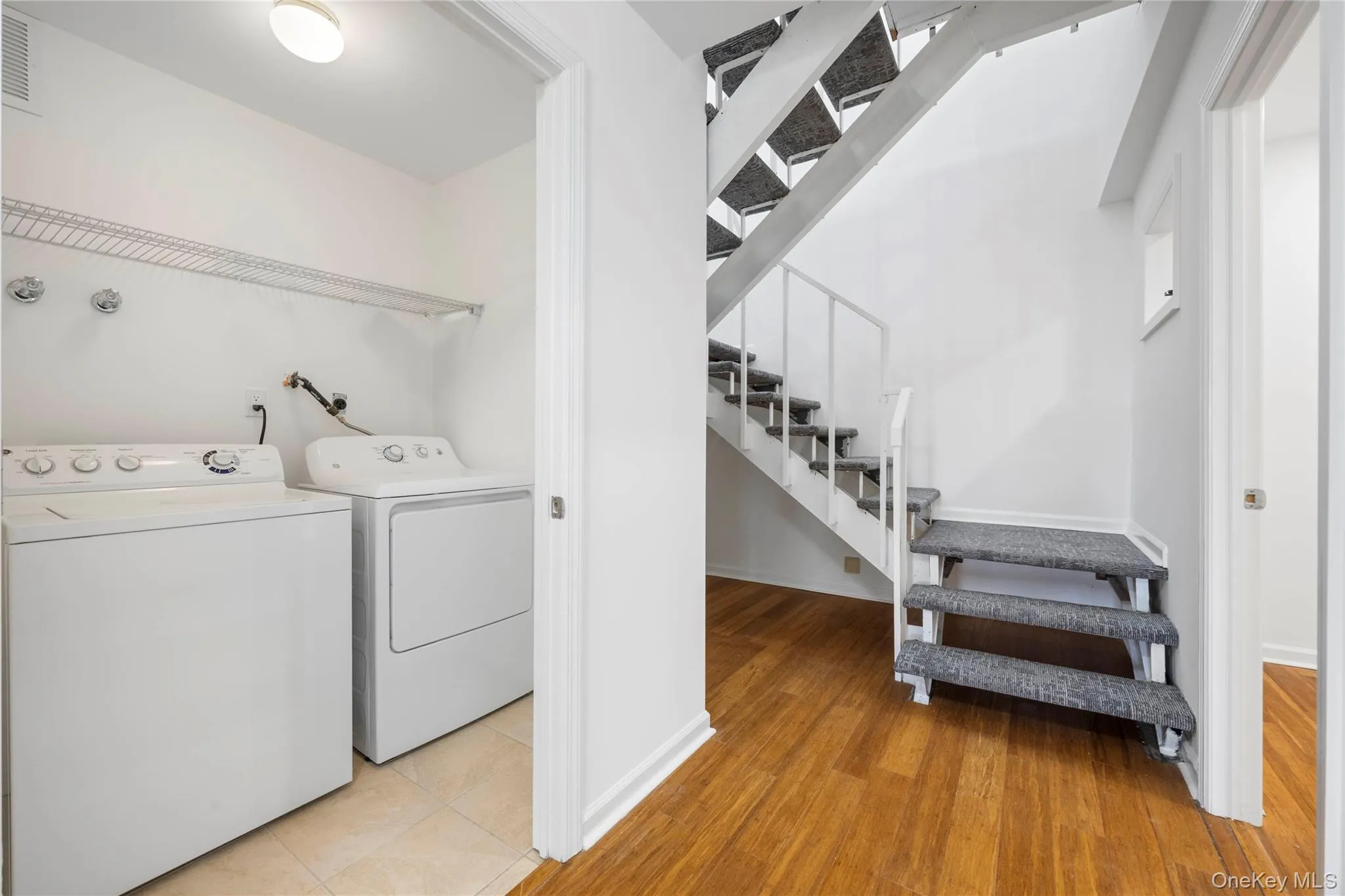 101 Gedney Street, Orangetown, NY, 2 Bedrooms Bedrooms, 4 Rooms Rooms,2 BathroomsBathrooms,Residential Lease,For Rent,Gedney,0,1027683 101 Gedney Street, Orangetown, NY, 2 Bedrooms Bedrooms, 4 Rooms Rooms,2 BathroomsBathrooms,Residential Lease,For Rent,Gedney,0,1027683