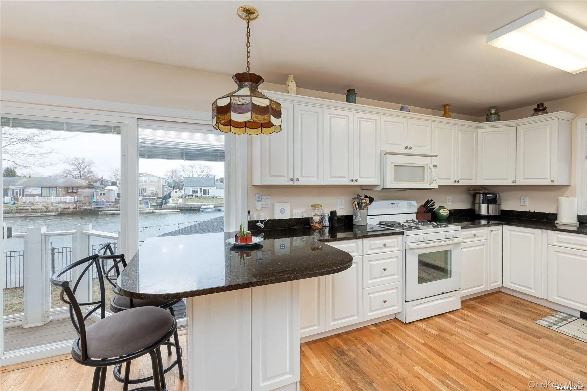 121 Forest Avenue, Oyster Bay, NY, 2 Bedrooms Bedrooms, 7 Rooms Rooms,2 BathroomsBathrooms,Residential Lease,For Rent,Forest,0,1027687 121 Forest Avenue, Oyster Bay, NY, 2 Bedrooms Bedrooms, 7 Rooms Rooms,2 BathroomsBathrooms,Residential Lease,For Rent,Forest,0,1027687
