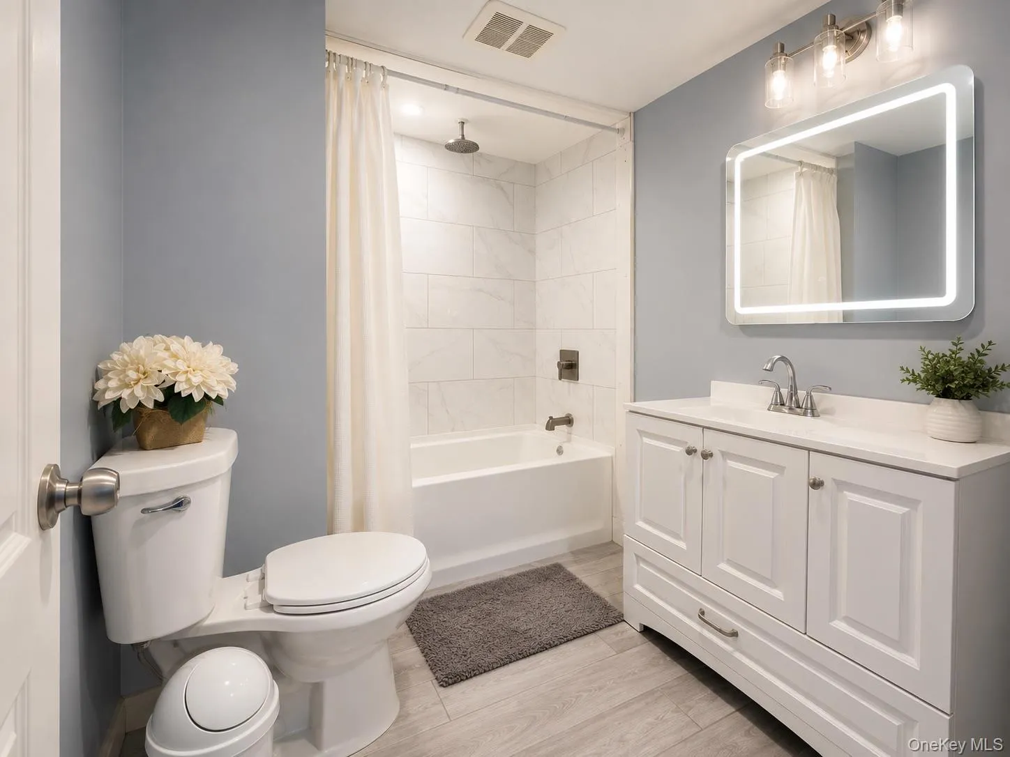 105 Oak View Highway Unit 20, East Hampton, New York 11937