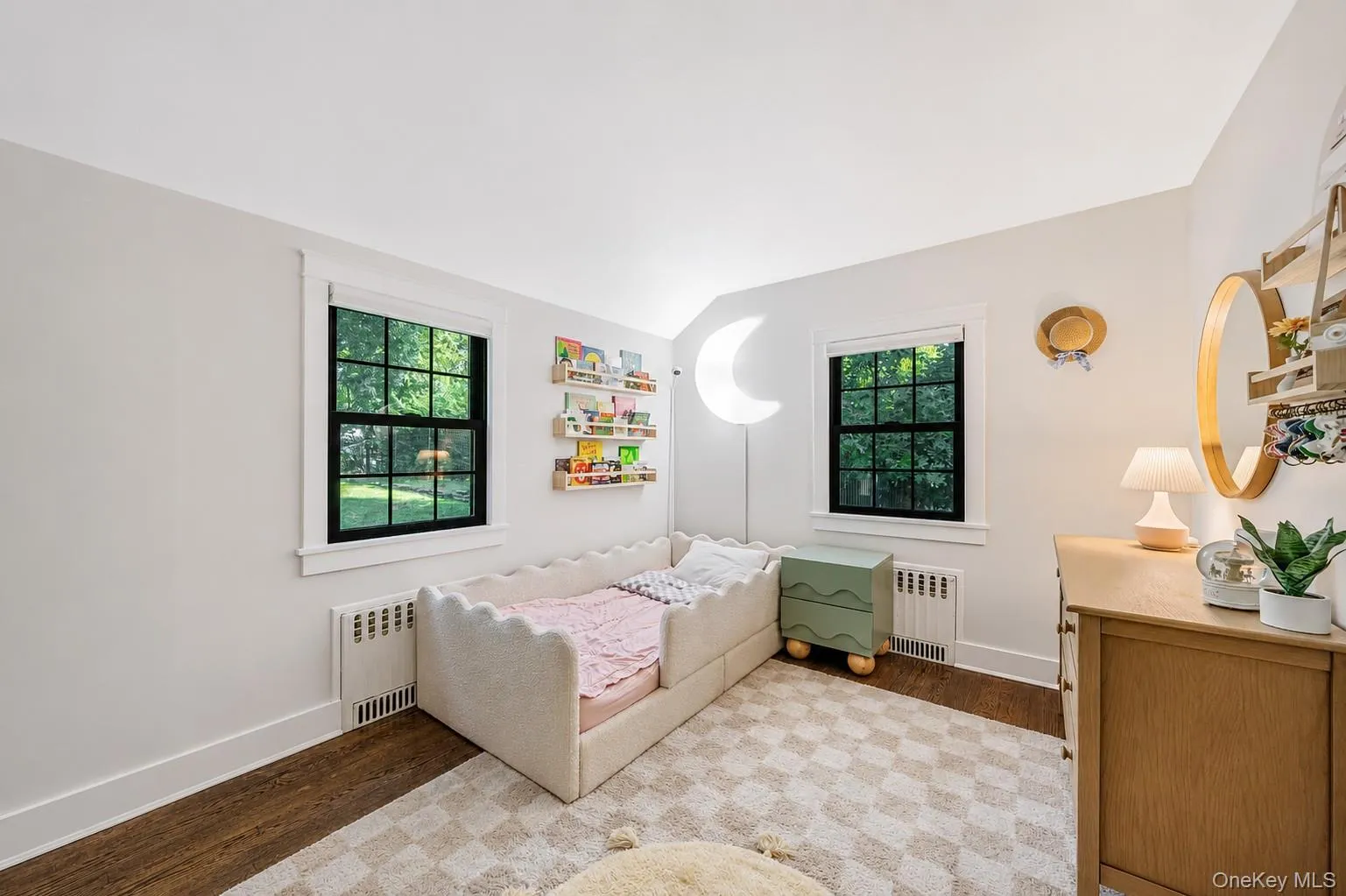 188 Hallock Street, Riverhead, NY, 2 Bedrooms Bedrooms, 5 Rooms Rooms,1 BathroomBathrooms,Residential,For Rent,Hallock,0,1027691 188 Hallock Street, Riverhead, NY, 2 Bedrooms Bedrooms, 5 Rooms Rooms,1 BathroomBathrooms,Residential,For Rent,Hallock,0,1027691