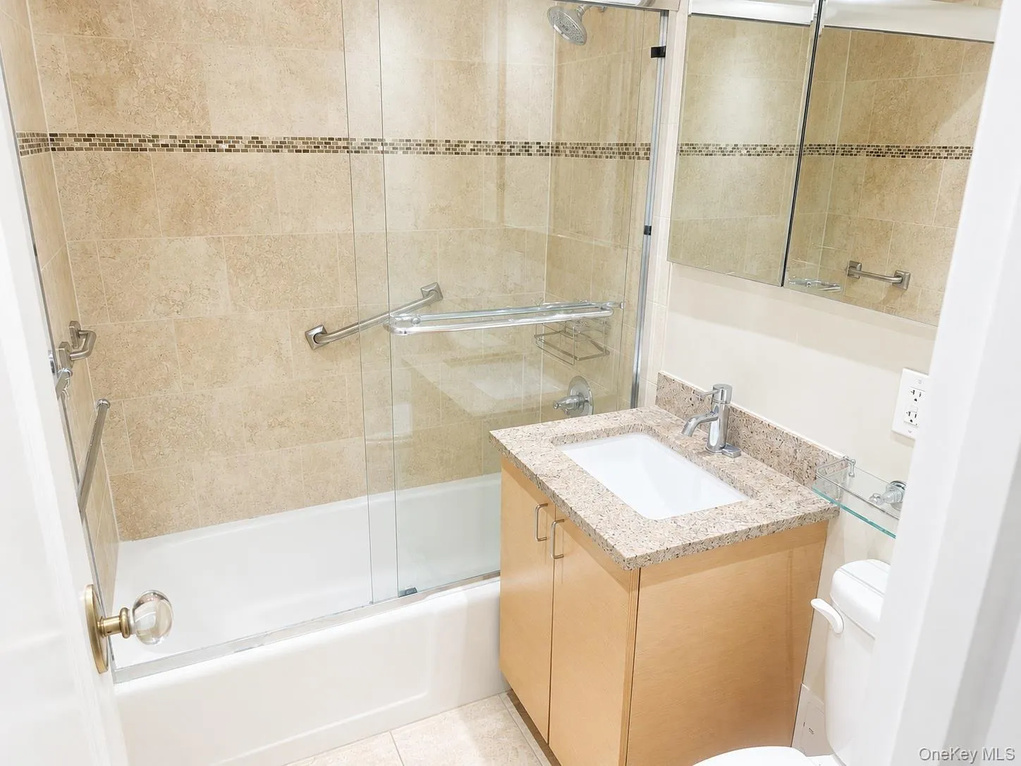 Master bedroom bathroom Master bedroom bathroom