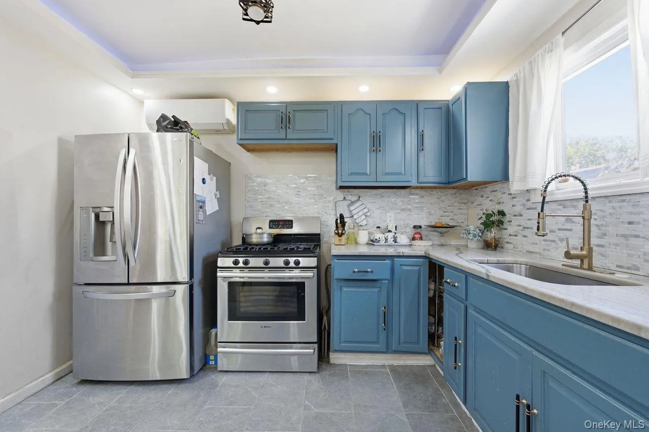 113-29 Colfax Street, New York, NY, 4 Bedrooms Bedrooms, 9 Rooms Rooms,2 BathroomsBathrooms,Residential,For Rent,Colfax,0,1027700 113-29 Colfax Street, New York, NY, 4 Bedrooms Bedrooms, 9 Rooms Rooms,2 BathroomsBathrooms,Residential,For Rent,Colfax,0,1027700