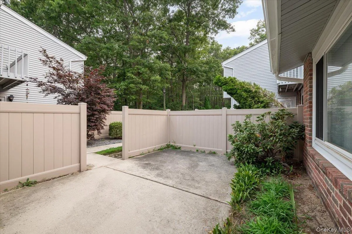 221 Springmeadow Drive, Islip, NY, 2 Bedrooms Bedrooms, 5 Rooms Rooms,1 BathroomBathrooms,Residential,For Rent,Springmeadow,0,1027712 221 Springmeadow Drive, Islip, NY, 2 Bedrooms Bedrooms, 5 Rooms Rooms,1 BathroomBathrooms,Residential,For Rent,Springmeadow,0,1027712