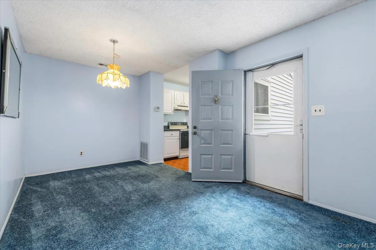 221 Springmeadow Drive, Islip, NY, 2 Bedrooms Bedrooms, 5 Rooms Rooms,1 BathroomBathrooms,Residential,For Rent,Springmeadow,0,1027712 221 Springmeadow Drive, Islip, NY, 2 Bedrooms Bedrooms, 5 Rooms Rooms,1 BathroomBathrooms,Residential,For Rent,Springmeadow,0,1027712