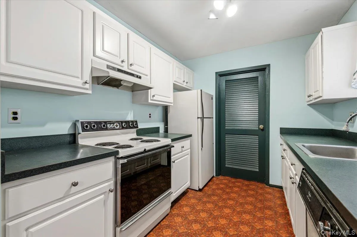 221 Springmeadow Drive, Islip, NY, 2 Bedrooms Bedrooms, 5 Rooms Rooms,1 BathroomBathrooms,Residential,For Rent,Springmeadow,0,1027712 221 Springmeadow Drive, Islip, NY, 2 Bedrooms Bedrooms, 5 Rooms Rooms,1 BathroomBathrooms,Residential,For Rent,Springmeadow,0,1027712