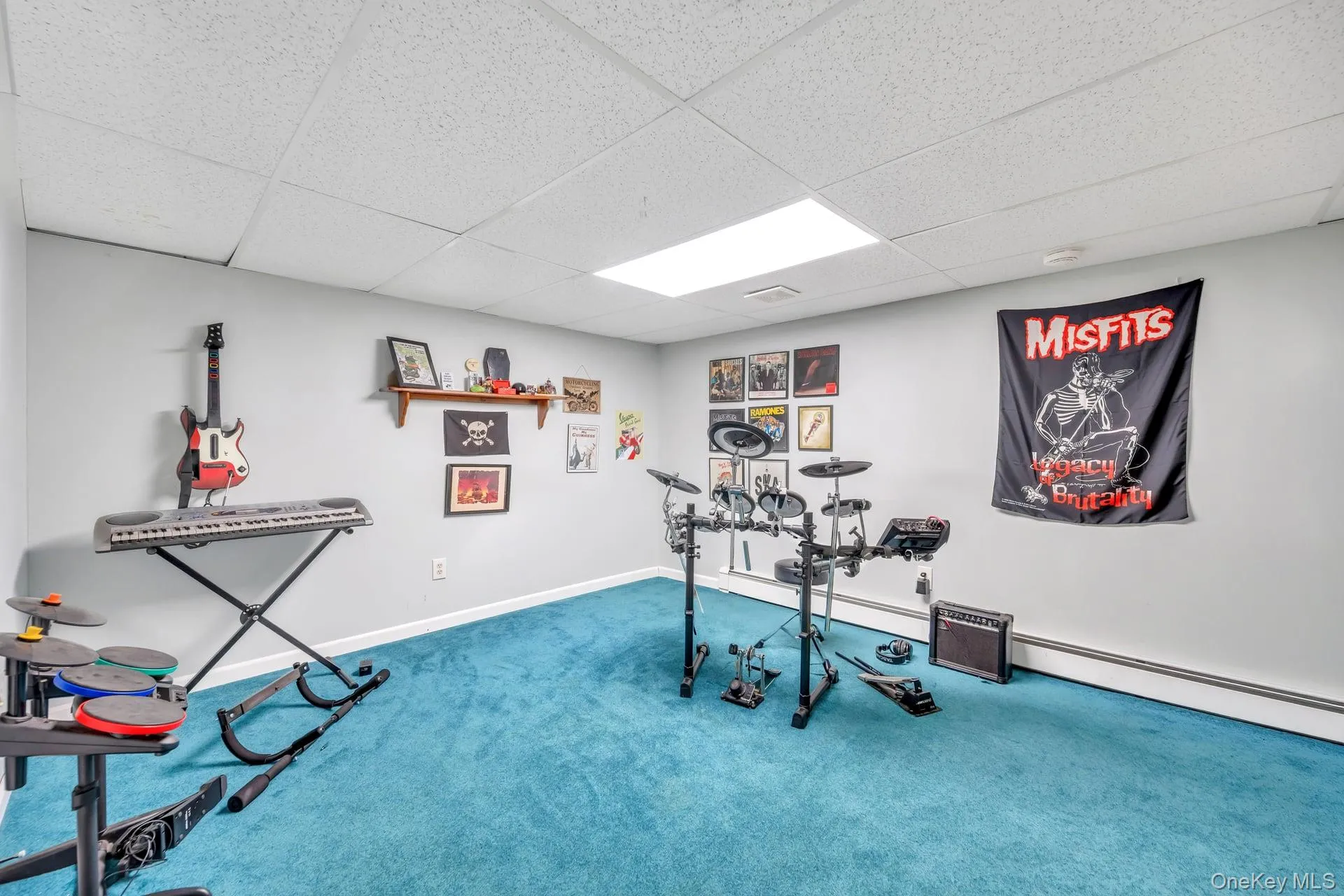 25 Walter Drive, Smithtown, NY, 3 Bedrooms Bedrooms, 7 Rooms Rooms,2 BathroomsBathrooms,Residential,For Rent,Walter,0,1027714 25 Walter Drive, Smithtown, NY, 3 Bedrooms Bedrooms, 7 Rooms Rooms,2 BathroomsBathrooms,Residential,For Rent,Walter,0,1027714