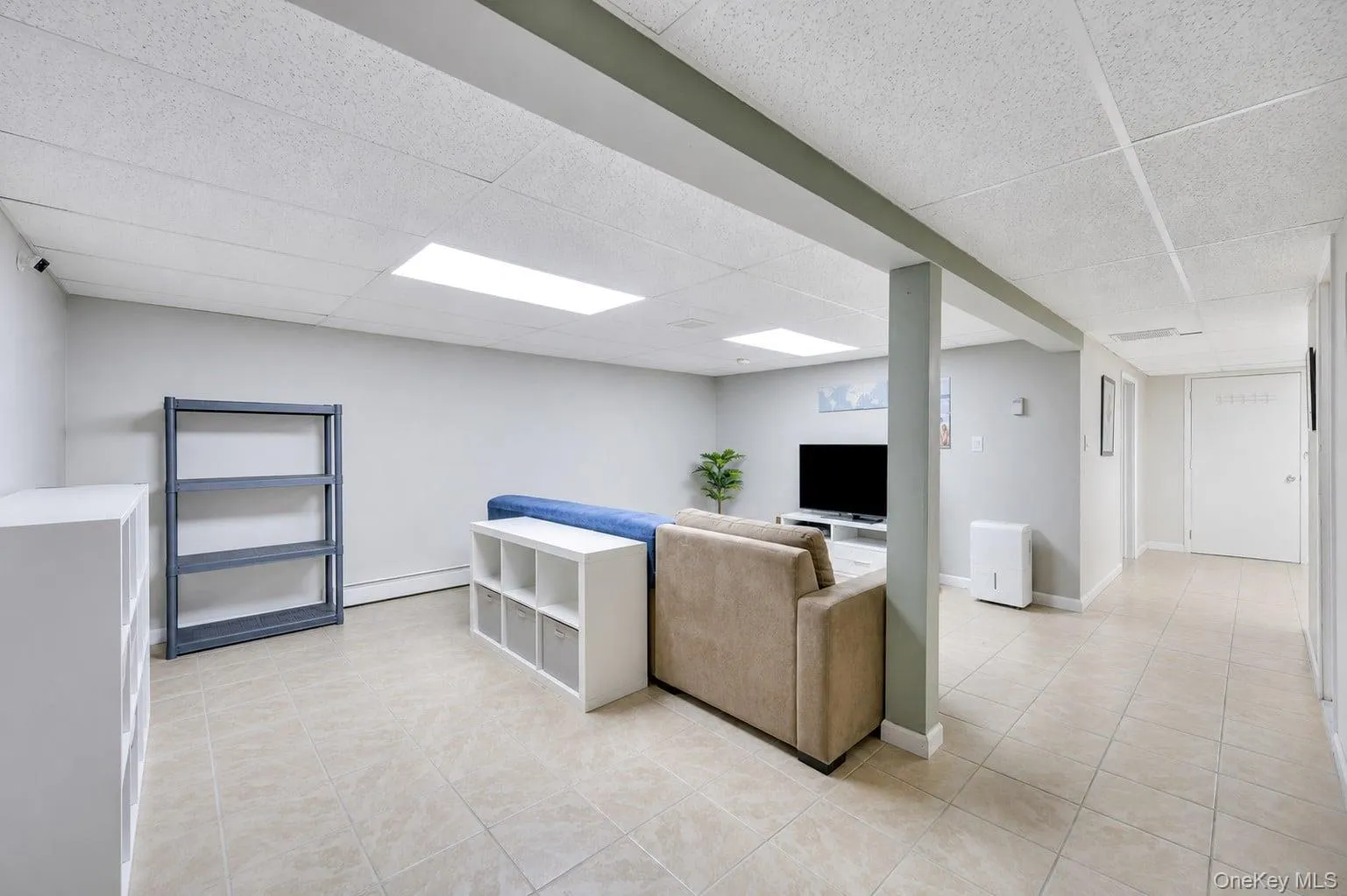 25 Walter Drive, Smithtown, NY, 3 Bedrooms Bedrooms, 7 Rooms Rooms,2 BathroomsBathrooms,Residential,For Rent,Walter,0,1027714 25 Walter Drive, Smithtown, NY, 3 Bedrooms Bedrooms, 7 Rooms Rooms,2 BathroomsBathrooms,Residential,For Rent,Walter,0,1027714