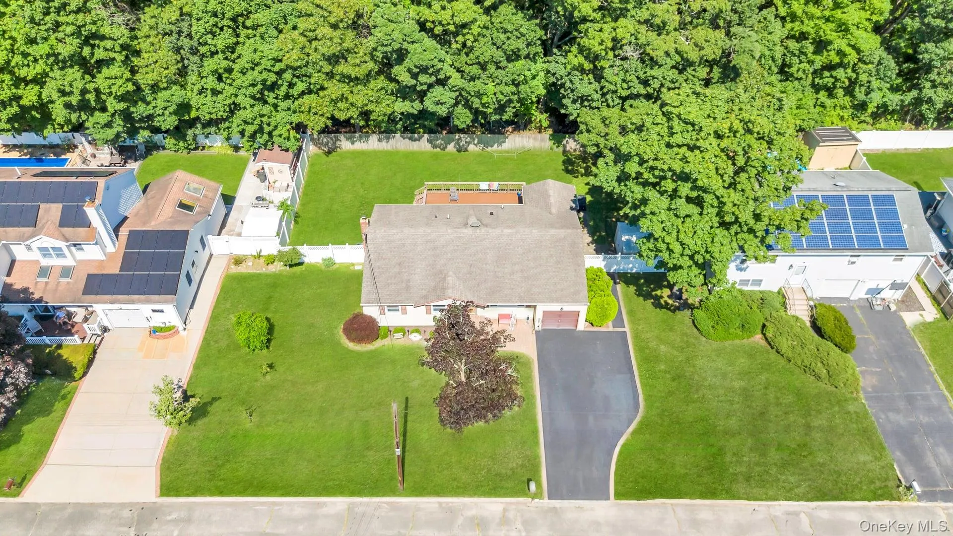 25 Walter Drive, Smithtown, NY, 3 Bedrooms Bedrooms, 7 Rooms Rooms,2 BathroomsBathrooms,Residential,For Rent,Walter,0,1027714 25 Walter Drive, Smithtown, NY, 3 Bedrooms Bedrooms, 7 Rooms Rooms,2 BathroomsBathrooms,Residential,For Rent,Walter,0,1027714