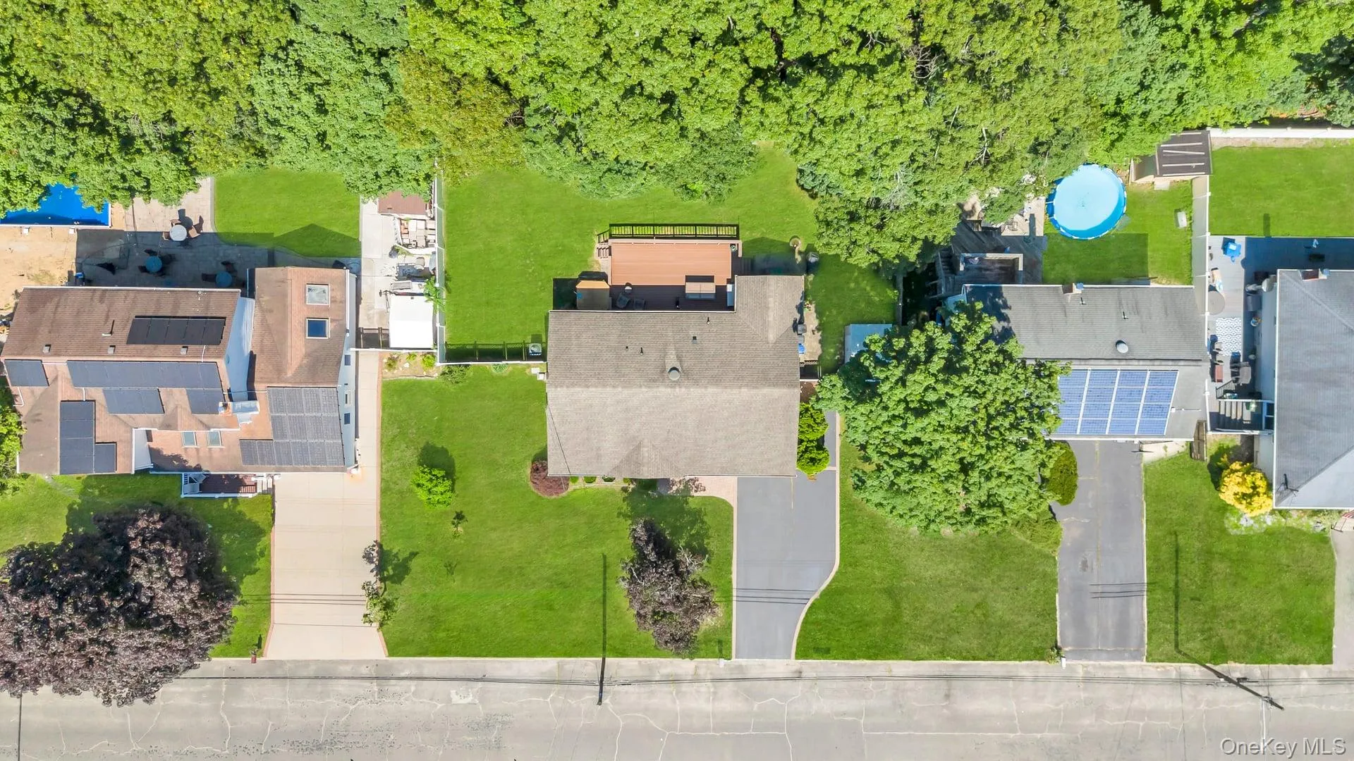 25 Walter Drive, Smithtown, NY, 3 Bedrooms Bedrooms, 7 Rooms Rooms,2 BathroomsBathrooms,Residential,For Rent,Walter,0,1027714 25 Walter Drive, Smithtown, NY, 3 Bedrooms Bedrooms, 7 Rooms Rooms,2 BathroomsBathrooms,Residential,For Rent,Walter,0,1027714