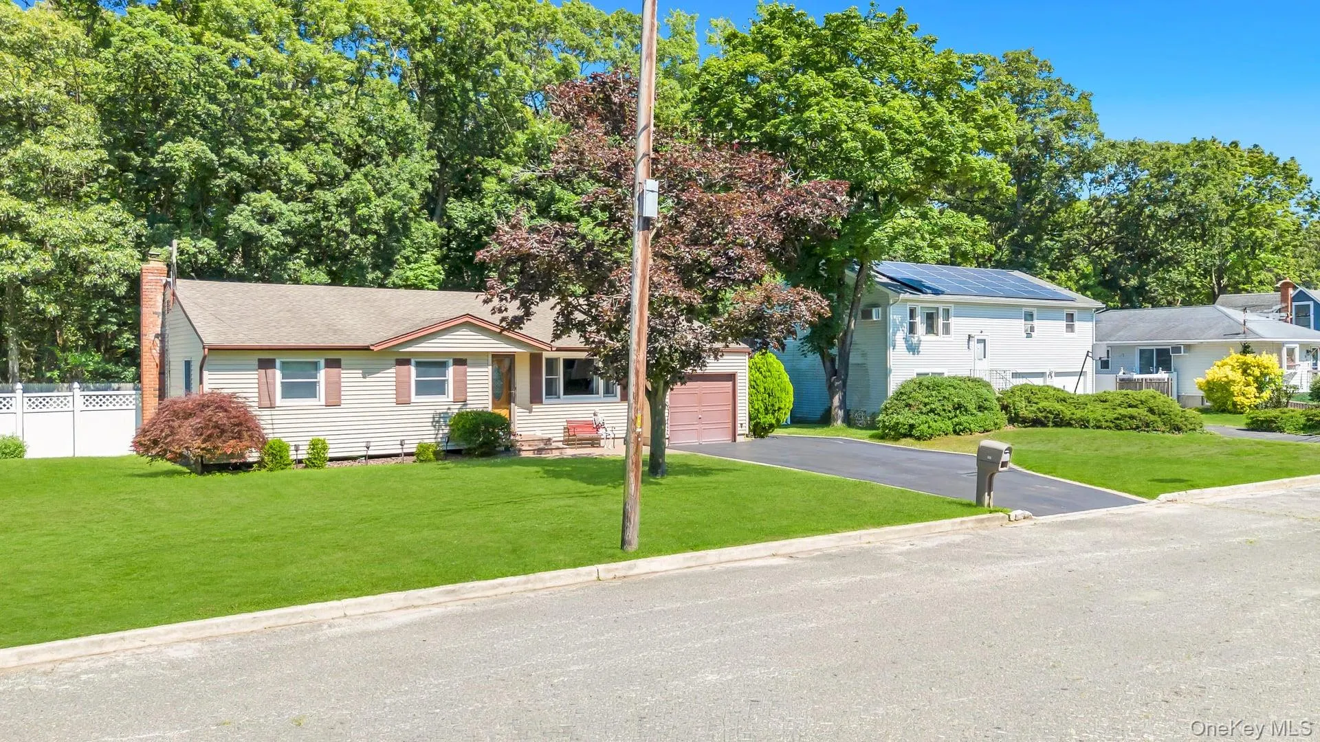 25 Walter Drive, Smithtown, NY, 3 Bedrooms Bedrooms, 7 Rooms Rooms,2 BathroomsBathrooms,Residential,For Rent,Walter,0,1027714 25 Walter Drive, Smithtown, NY, 3 Bedrooms Bedrooms, 7 Rooms Rooms,2 BathroomsBathrooms,Residential,For Rent,Walter,0,1027714