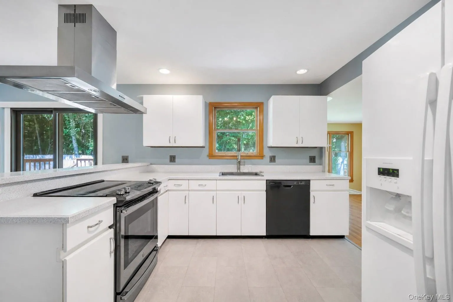 25 Walter Drive, Smithtown, NY, 3 Bedrooms Bedrooms, 7 Rooms Rooms,2 BathroomsBathrooms,Residential,For Rent,Walter,0,1027714 25 Walter Drive, Smithtown, NY, 3 Bedrooms Bedrooms, 7 Rooms Rooms,2 BathroomsBathrooms,Residential,For Rent,Walter,0,1027714