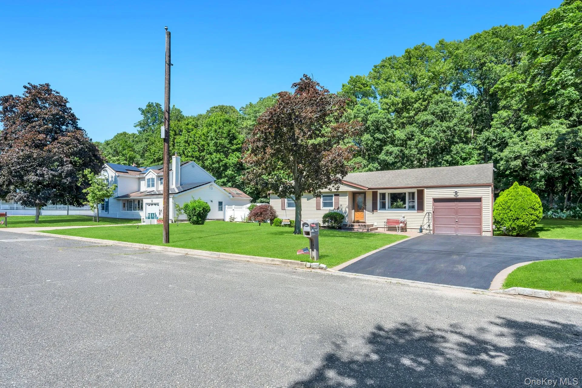 25 Walter Drive, Smithtown, NY, 3 Bedrooms Bedrooms, 7 Rooms Rooms,2 BathroomsBathrooms,Residential,For Rent,Walter,0,1027714 25 Walter Drive, Smithtown, NY, 3 Bedrooms Bedrooms, 7 Rooms Rooms,2 BathroomsBathrooms,Residential,For Rent,Walter,0,1027714