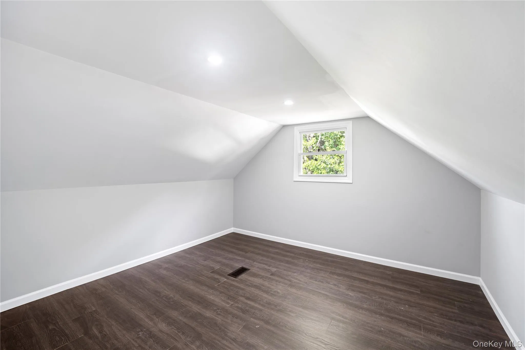 56 Independence Street, White Plains, NY, 4 Bedrooms Bedrooms, 7 Rooms Rooms,1 BathroomBathrooms,Residential,For Rent,Independence,0,1027720 56 Independence Street, White Plains, NY, 4 Bedrooms Bedrooms, 7 Rooms Rooms,1 BathroomBathrooms,Residential,For Rent,Independence,0,1027720