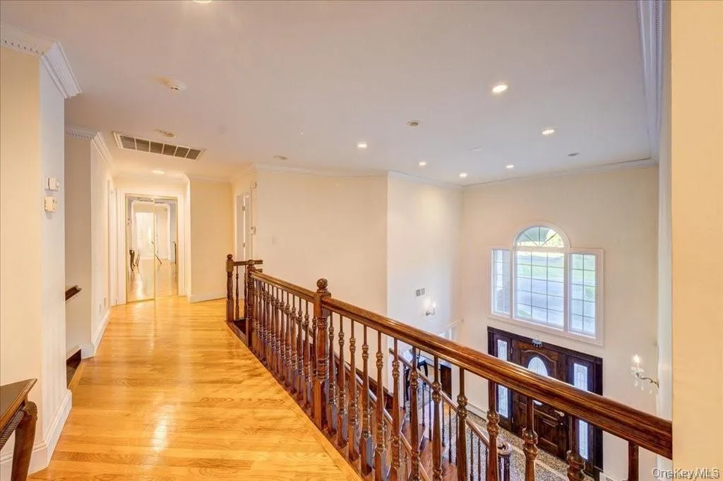 2nd Floor Hallway w 4 Br Suits 2nd Floor Hallway w 4 Br Suits