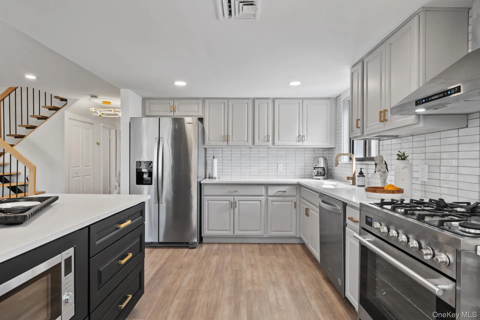 181 Martling Avenue, Greenburgh, NY, 2 Bedrooms Bedrooms, 7 Rooms Rooms,2 BathroomsBathrooms,Residential,For Rent,Martling,0,1027726 181 Martling Avenue, Greenburgh, NY, 2 Bedrooms Bedrooms, 7 Rooms Rooms,2 BathroomsBathrooms,Residential,For Rent,Martling,0,1027726