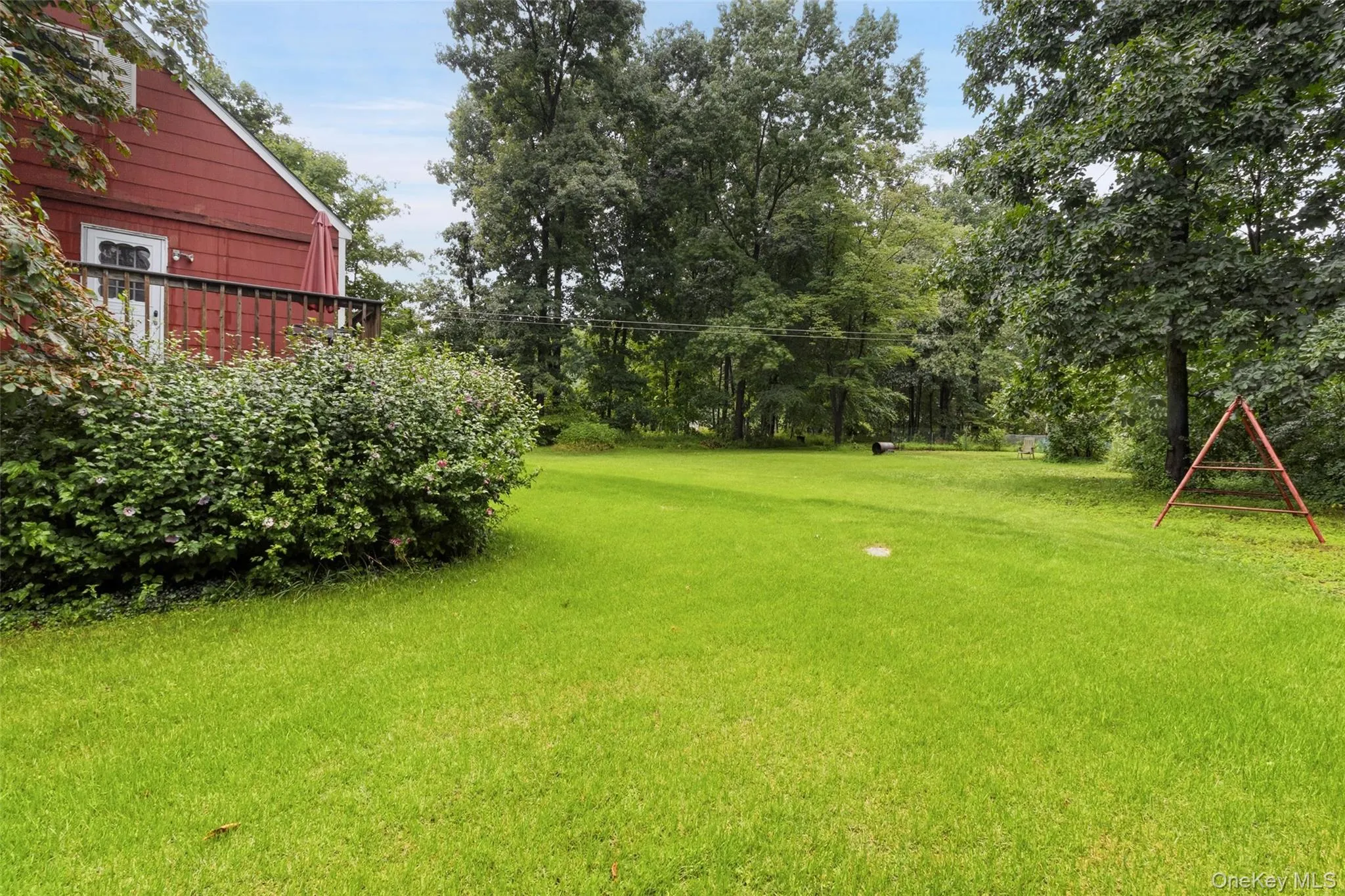 Side Lawn Side Lawn