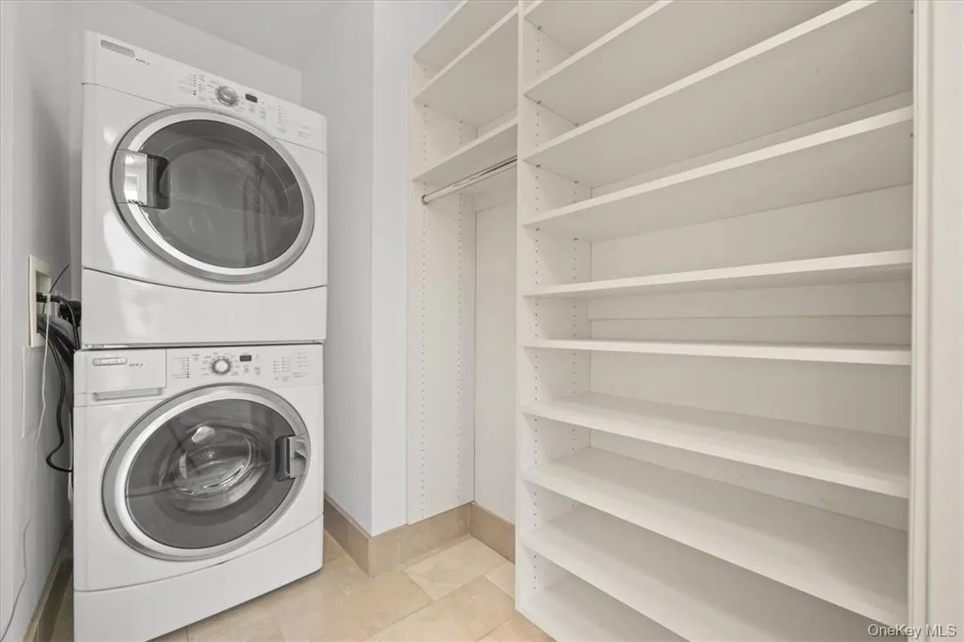 5 Renaissance, White Plains, NY, 2 Bedrooms Bedrooms, 4 Rooms Rooms,2 BathroomsBathrooms,Residential Lease,For Rent,Renaissance,0,1027730 5 Renaissance, White Plains, NY, 2 Bedrooms Bedrooms, 4 Rooms Rooms,2 BathroomsBathrooms,Residential Lease,For Rent,Renaissance,0,1027730