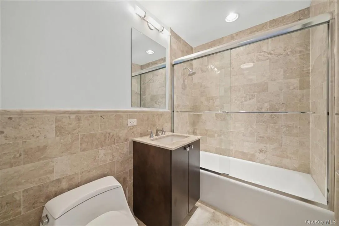 5 Renaissance, White Plains, NY, 2 Bedrooms Bedrooms, 4 Rooms Rooms,2 BathroomsBathrooms,Residential Lease,For Rent,Renaissance,0,1027730 5 Renaissance, White Plains, NY, 2 Bedrooms Bedrooms, 4 Rooms Rooms,2 BathroomsBathrooms,Residential Lease,For Rent,Renaissance,0,1027730