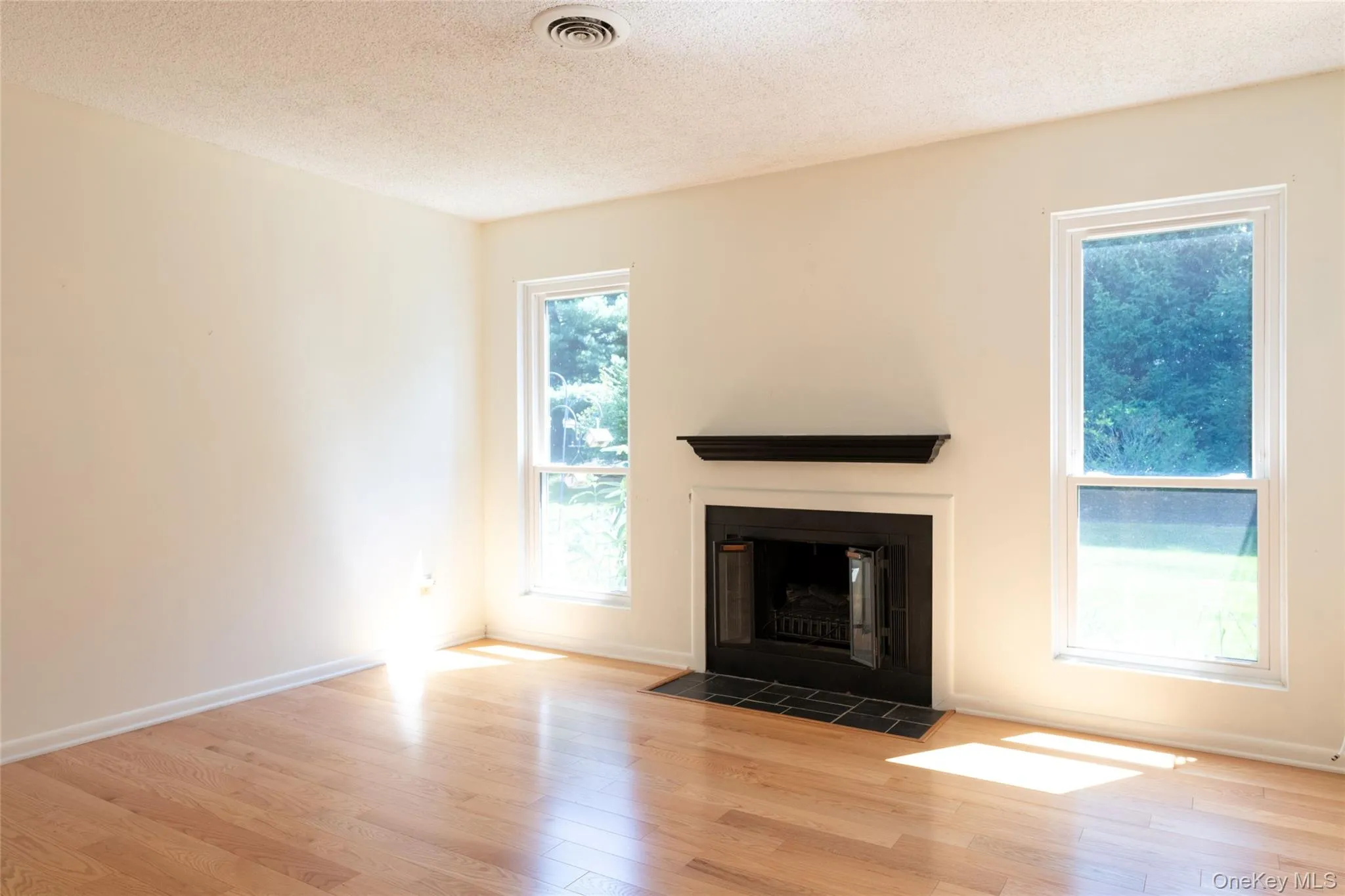 32 North Loop, Rhinebeck, NY, 1 Bedroom Bedrooms, 4 Rooms Rooms,1 BathroomBathrooms,Residential,For Rent,North,0,1027738 32 North Loop, Rhinebeck, NY, 1 Bedroom Bedrooms, 4 Rooms Rooms,1 BathroomBathrooms,Residential,For Rent,North,0,1027738