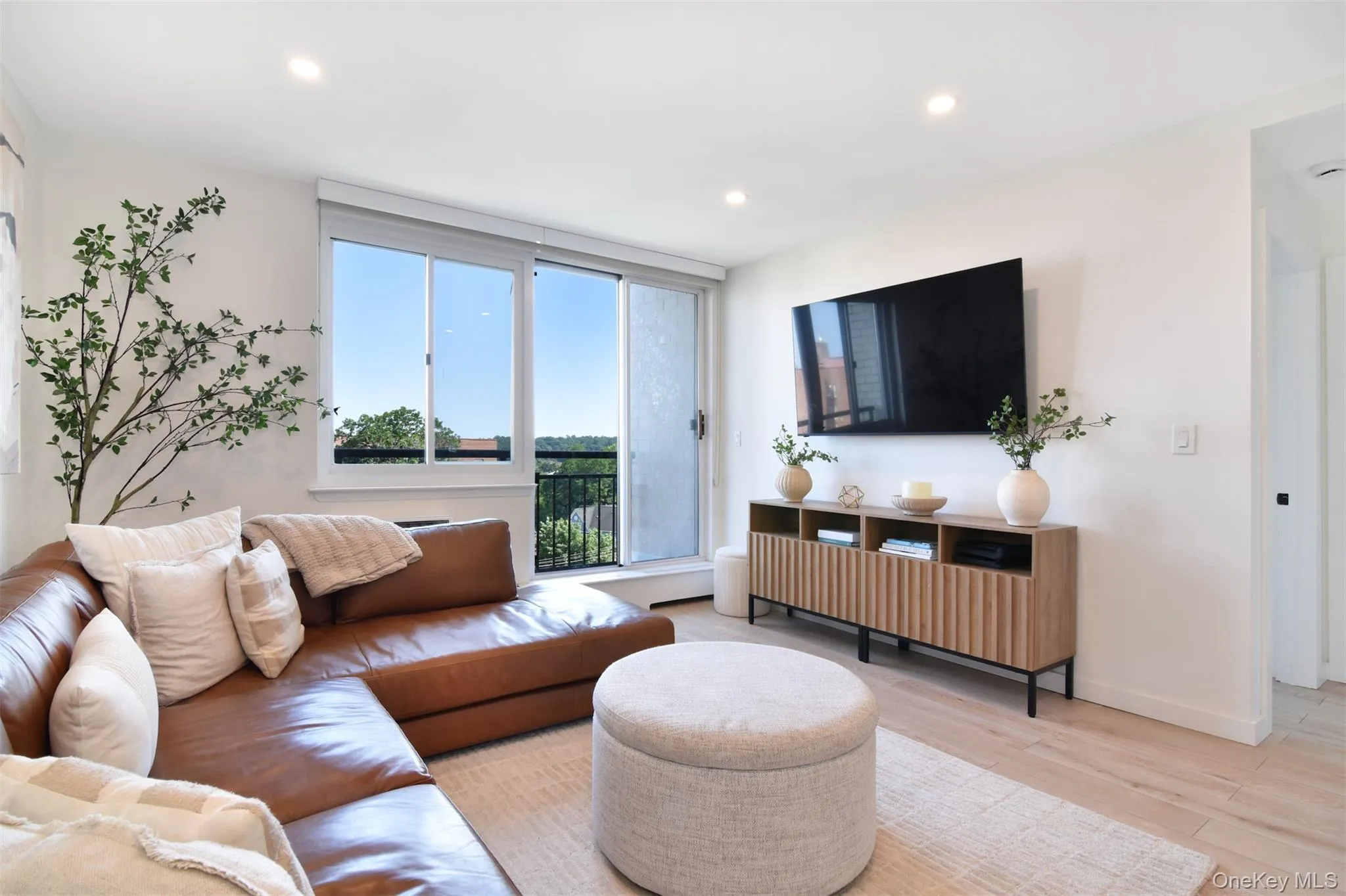 703 Pelham Road, New Rochelle, NY, 2 Bedrooms Bedrooms, 6 Rooms Rooms,2 BathroomsBathrooms,Residential,For Rent,Pelham,0,1027739 703 Pelham Road, New Rochelle, NY, 2 Bedrooms Bedrooms, 6 Rooms Rooms,2 BathroomsBathrooms,Residential,For Rent,Pelham,0,1027739