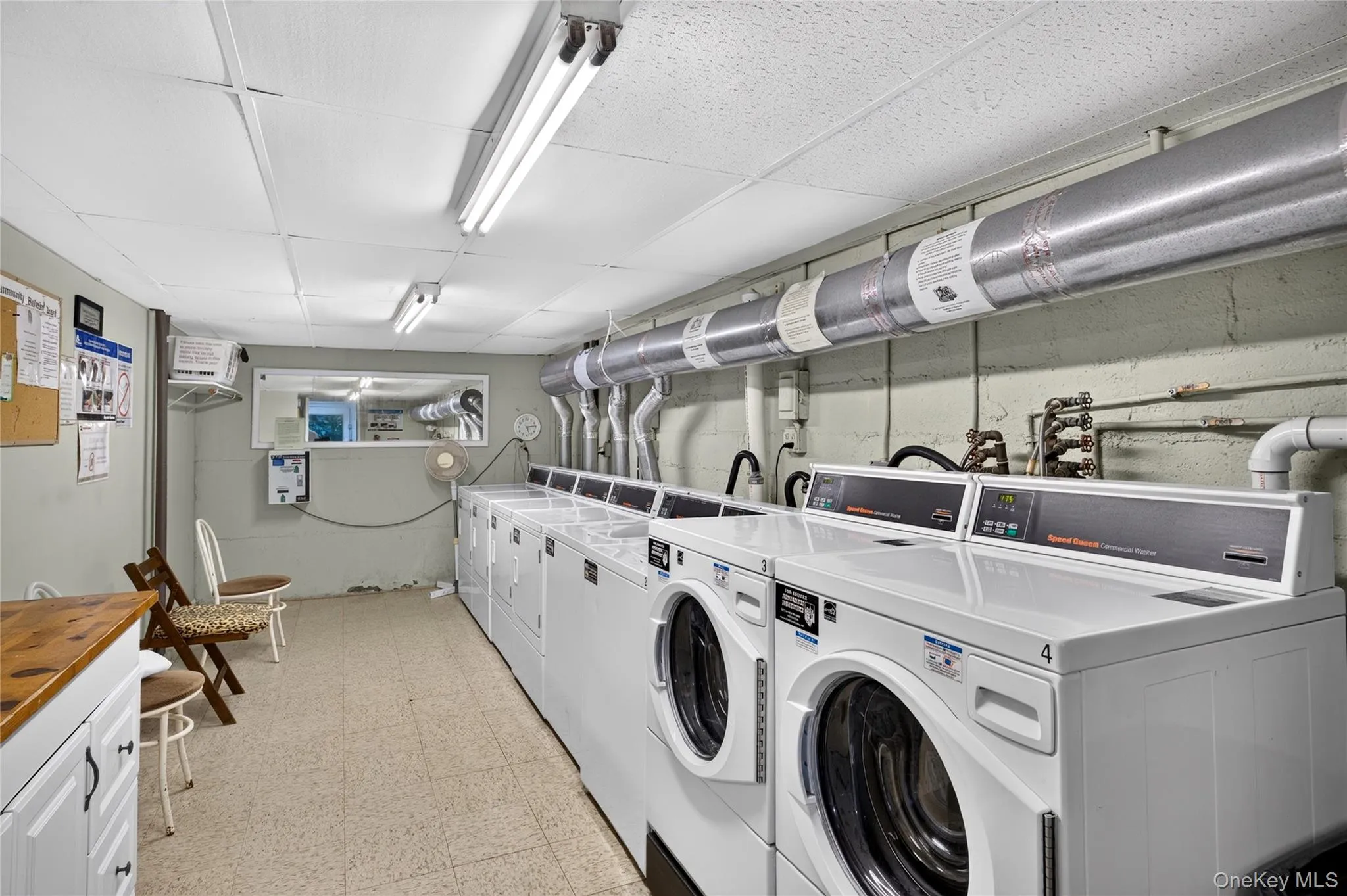 Common Laundry Room Common Laundry Room