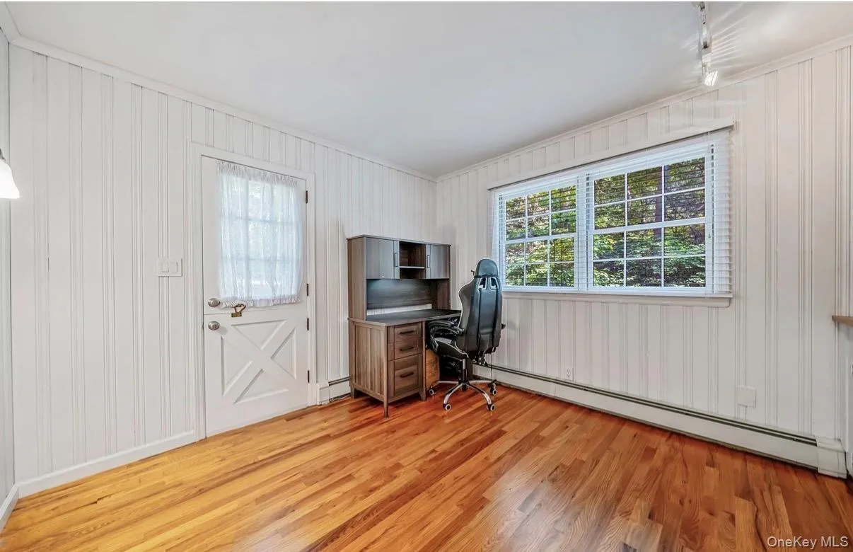 Office/ 5 bedroom Office/ 5 bedroom