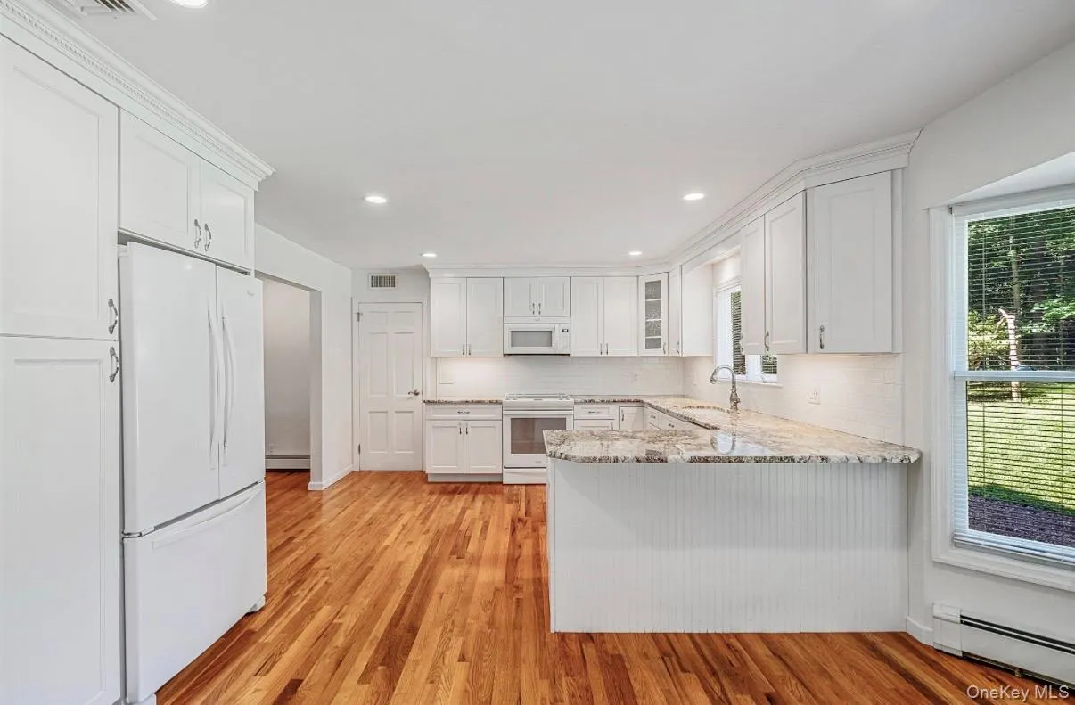 21 Wilderness Road, Smithtown, NY, 4 Bedrooms Bedrooms, 10 Rooms Rooms,3 BathroomsBathrooms,Residential,For Rent,Wilderness,0,1027742 21 Wilderness Road, Smithtown, NY, 4 Bedrooms Bedrooms, 10 Rooms Rooms,3 BathroomsBathrooms,Residential,For Rent,Wilderness,0,1027742