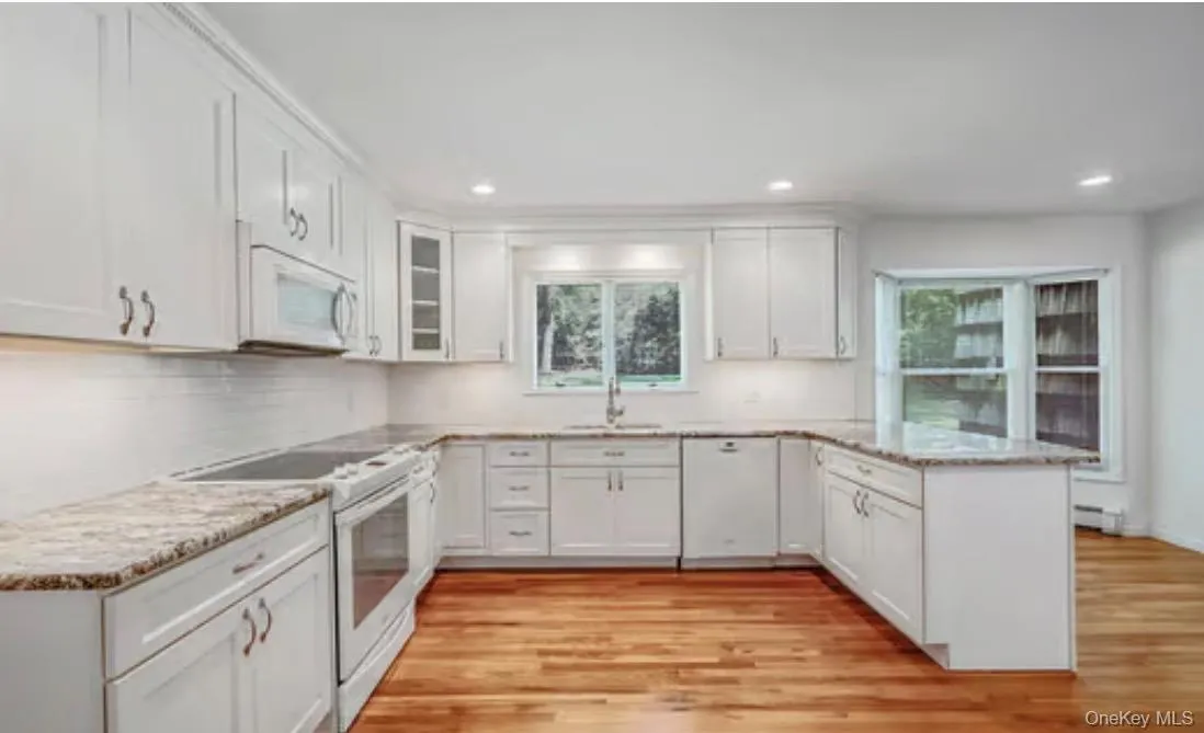 21 Wilderness Road, Smithtown, NY, 4 Bedrooms Bedrooms, 10 Rooms Rooms,3 BathroomsBathrooms,Residential,For Rent,Wilderness,0,1027742 21 Wilderness Road, Smithtown, NY, 4 Bedrooms Bedrooms, 10 Rooms Rooms,3 BathroomsBathrooms,Residential,For Rent,Wilderness,0,1027742