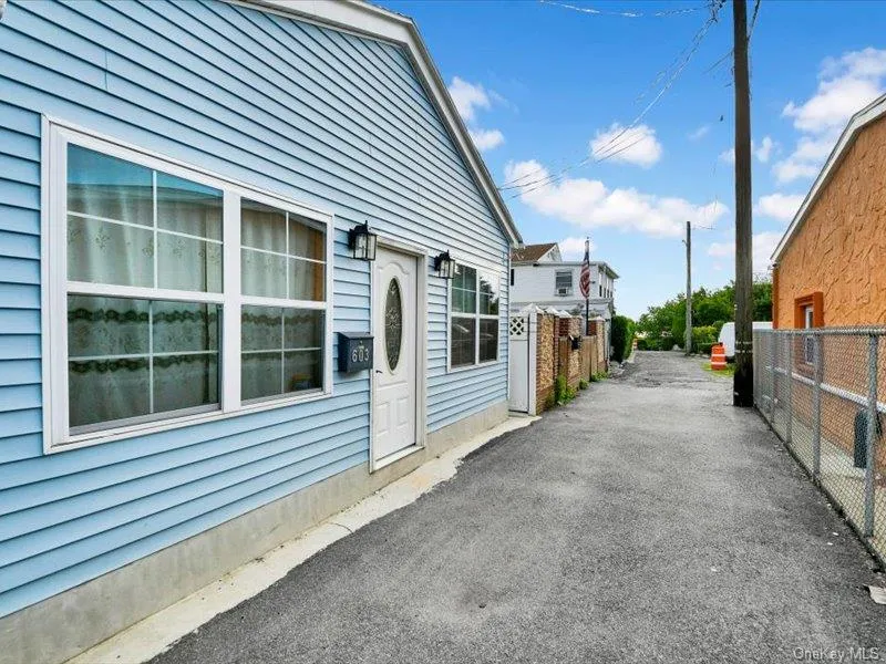 603 Harding Park, New York, NY, 2 Bedrooms Bedrooms, 5 Rooms Rooms,2 BathroomsBathrooms,Residential,For Rent,Harding,0,1027747 603 Harding Park, New York, NY, 2 Bedrooms Bedrooms, 5 Rooms Rooms,2 BathroomsBathrooms,Residential,For Rent,Harding,0,1027747