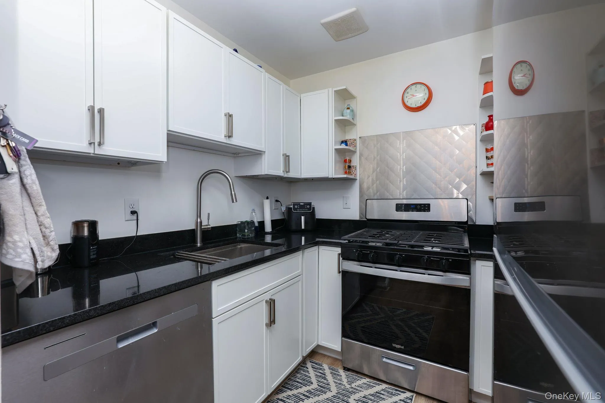 44 Johnes Street, Newburgh (city), NY, 2 Bedrooms Bedrooms, 6 Rooms Rooms,2 BathroomsBathrooms,Residential,For Rent,Johnes,0,1027750 44 Johnes Street, Newburgh (city), NY, 2 Bedrooms Bedrooms, 6 Rooms Rooms,2 BathroomsBathrooms,Residential,For Rent,Johnes,0,1027750