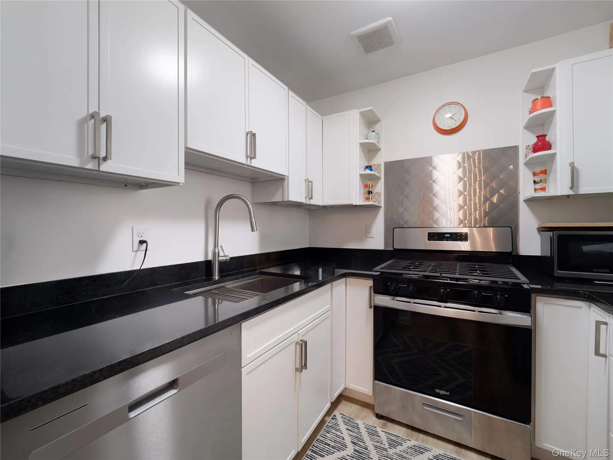 44 Johnes Street, Newburgh (city), NY, 2 Bedrooms Bedrooms, 6 Rooms Rooms,2 BathroomsBathrooms,Residential,For Rent,Johnes,0,1027750 44 Johnes Street, Newburgh (city), NY, 2 Bedrooms Bedrooms, 6 Rooms Rooms,2 BathroomsBathrooms,Residential,For Rent,Johnes,0,1027750