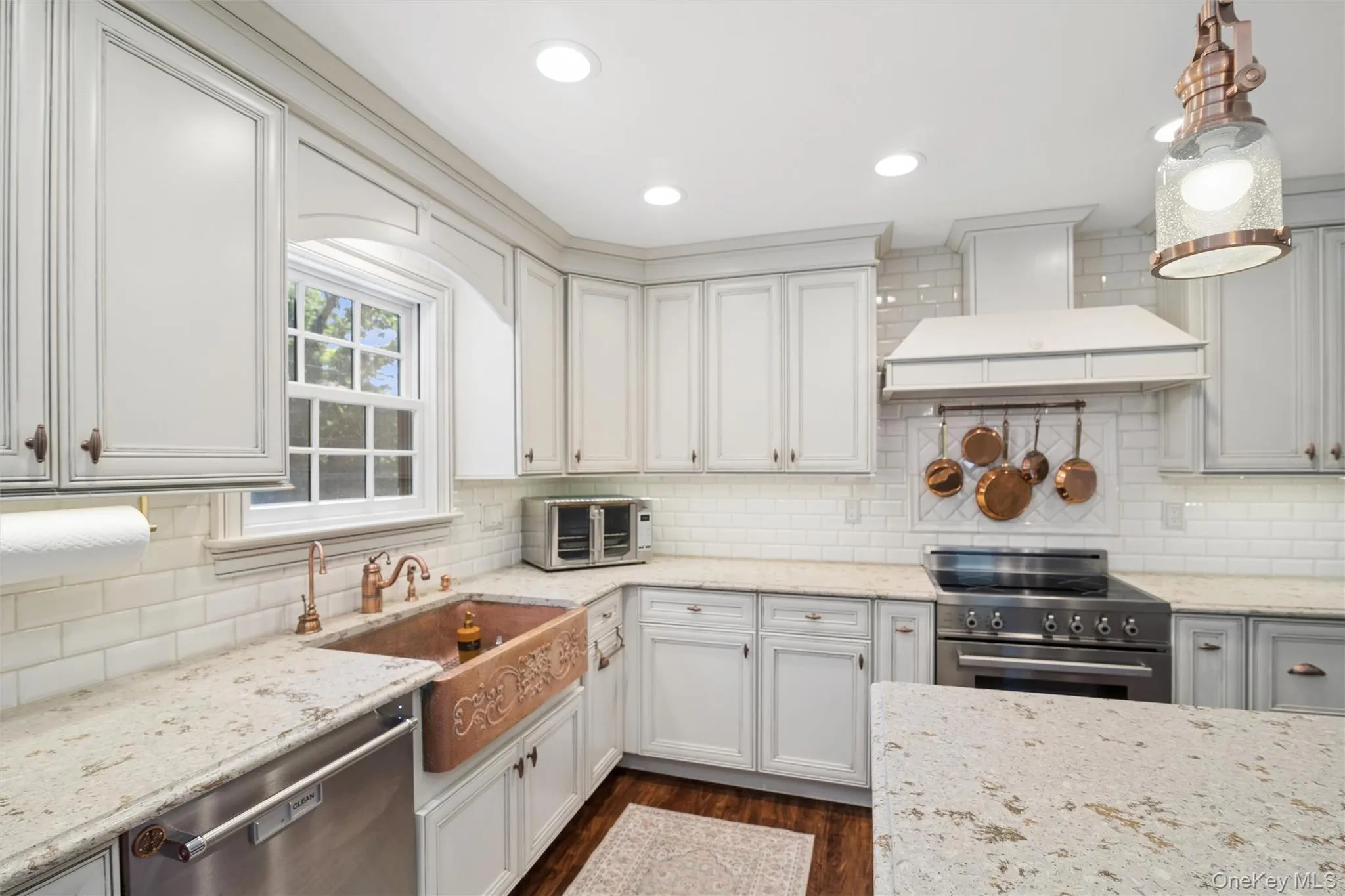 14 Loft Road, Smithtown, NY, 5 Bedrooms Bedrooms, 16 Rooms Rooms,5 BathroomsBathrooms,Residential,For Rent,Loft,0,1027754 14 Loft Road, Smithtown, NY, 5 Bedrooms Bedrooms, 16 Rooms Rooms,5 BathroomsBathrooms,Residential,For Rent,Loft,0,1027754