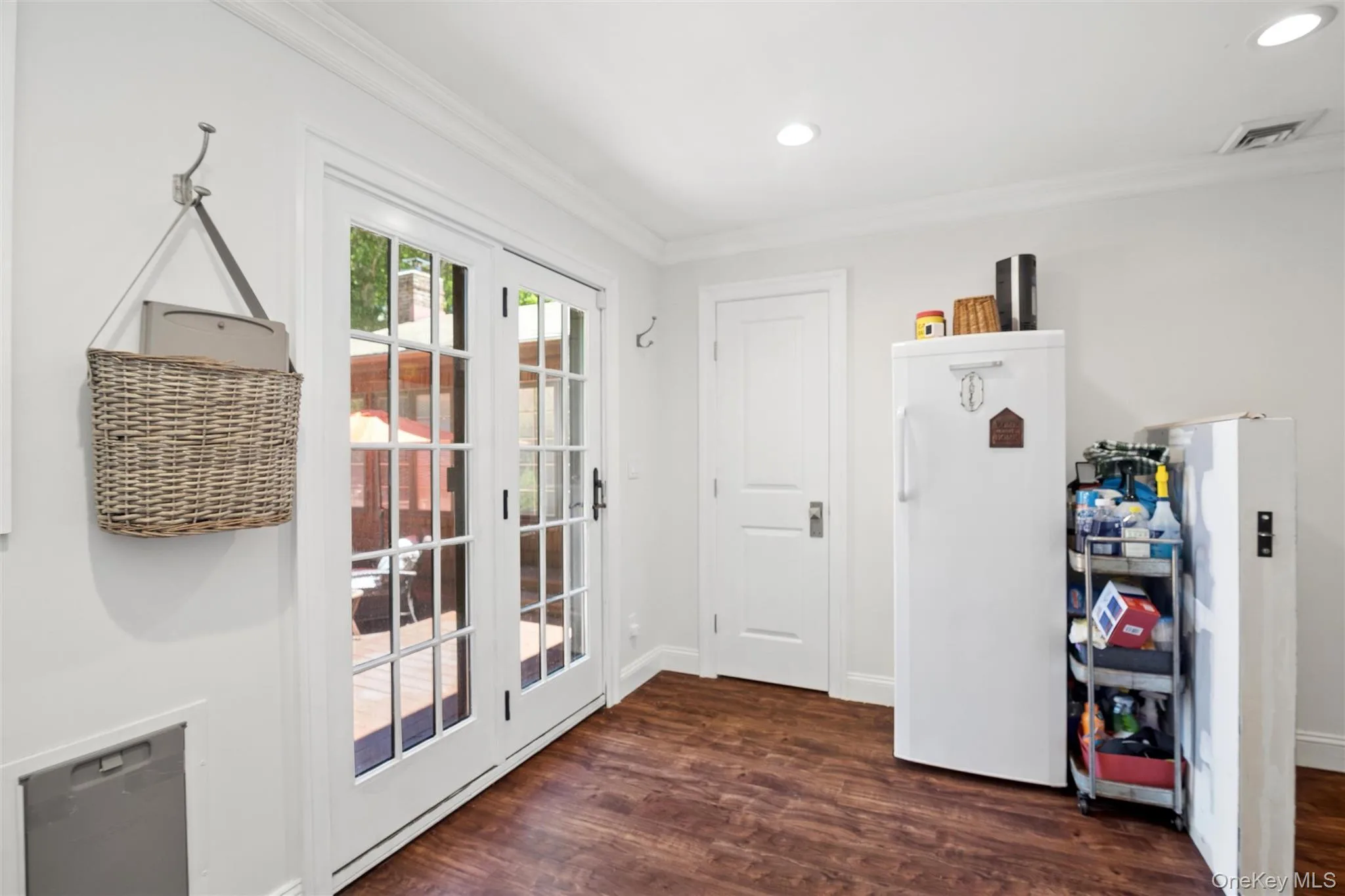 14 Loft Road, Smithtown, NY, 5 Bedrooms Bedrooms, 16 Rooms Rooms,5 BathroomsBathrooms,Residential,For Rent,Loft,0,1027754 14 Loft Road, Smithtown, NY, 5 Bedrooms Bedrooms, 16 Rooms Rooms,5 BathroomsBathrooms,Residential,For Rent,Loft,0,1027754